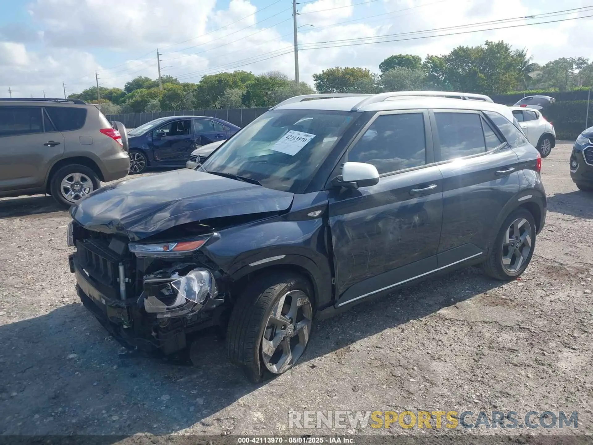 2 Photograph of a damaged car KMHRC8A30NU153771 HYUNDAI VENUE 2022