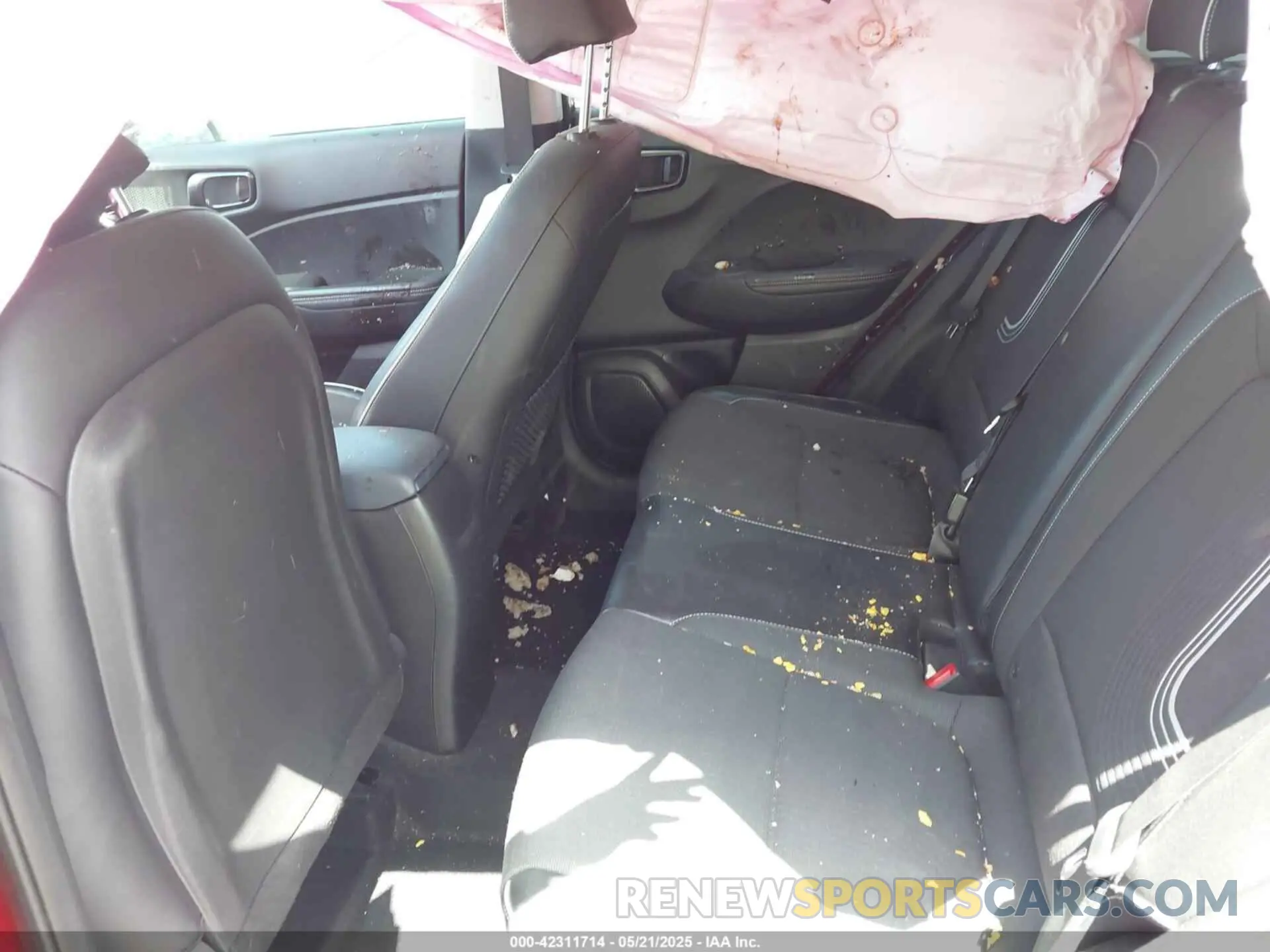 8 Фотография поврежденного автомобиля KMHRC8A30NU186656 HYUNDAI VENUE 2022