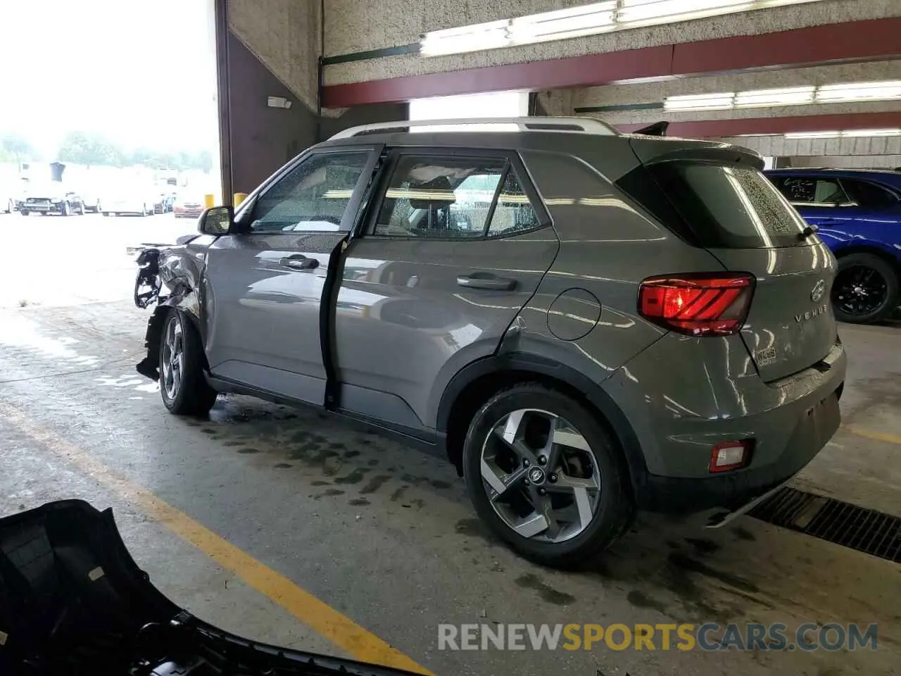 2 Photograph of a damaged car KMHRC8A30NU201379 HYUNDAI VENUE 2022