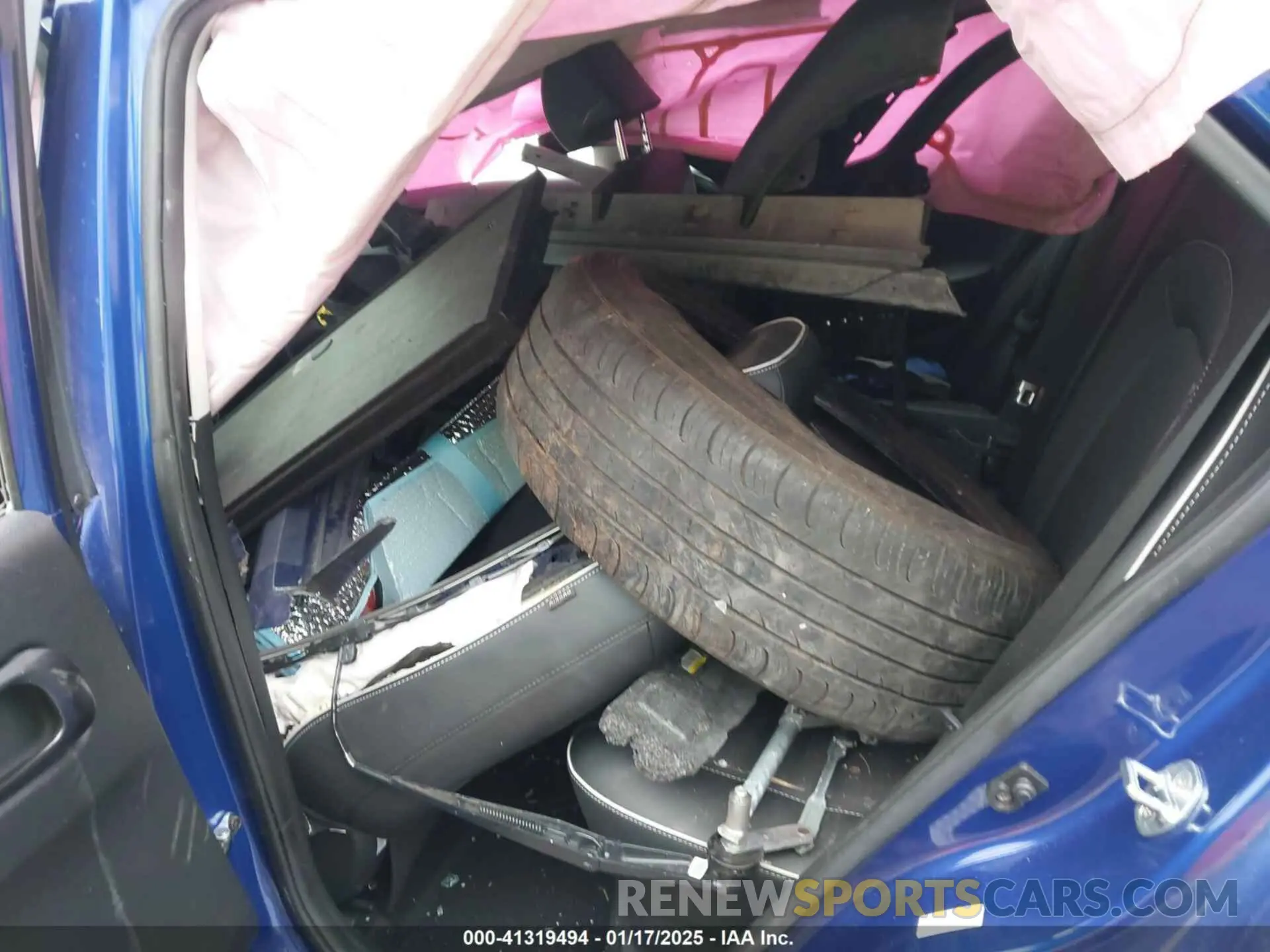 8 Photograph of a damaged car KMHRC8A30NU204671 HYUNDAI VENUE 2022