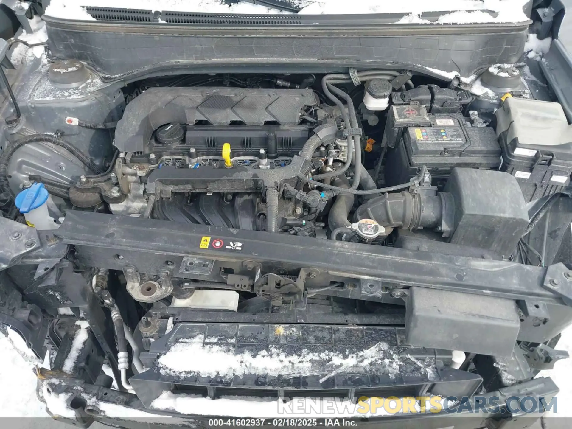 10 Photograph of a damaged car KMHRC8A31NU136901 HYUNDAI VENUE 2022