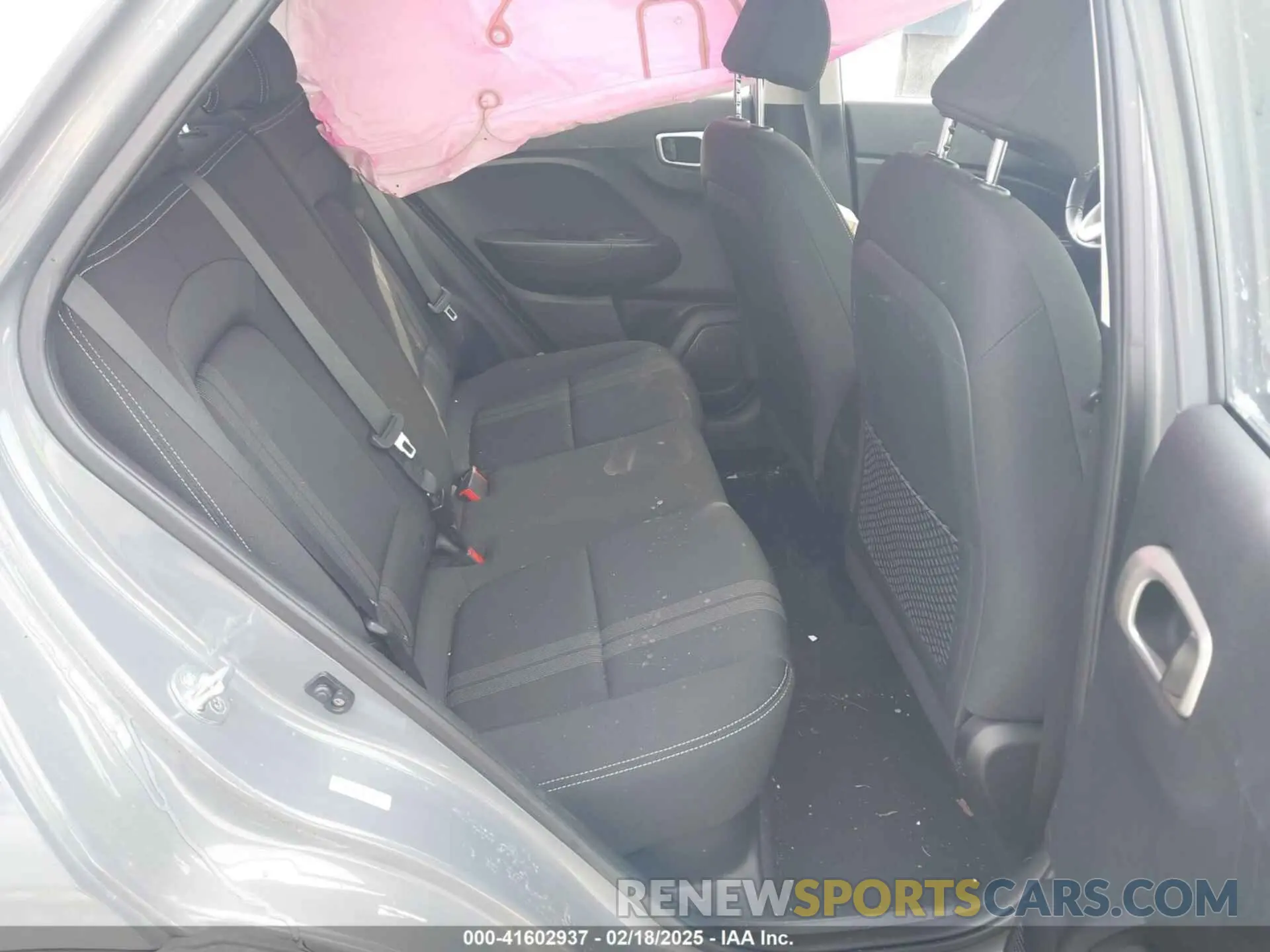 8 Photograph of a damaged car KMHRC8A31NU136901 HYUNDAI VENUE 2022