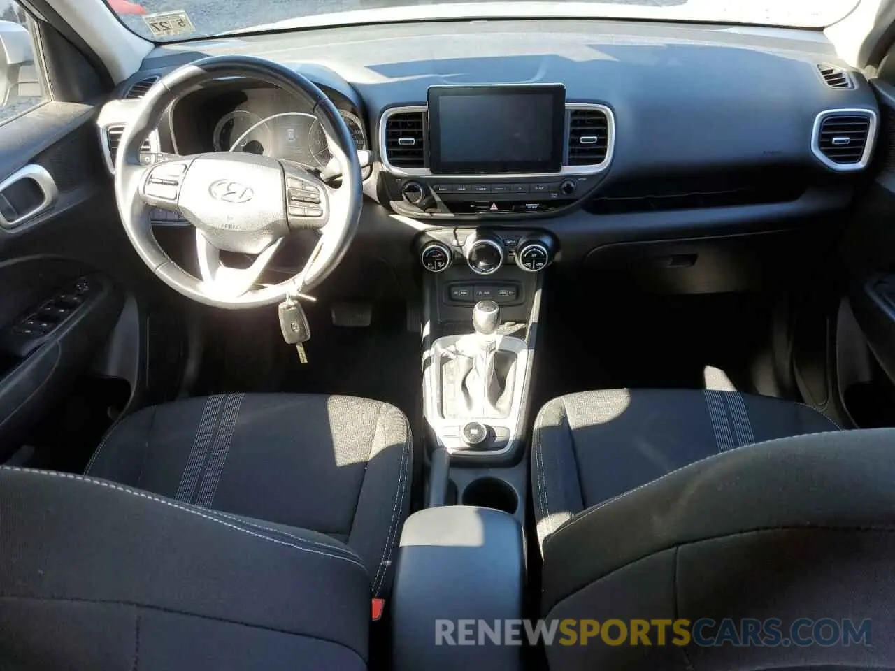 8 Фотография поврежденного автомобиля KMHRC8A33NU181189 HYUNDAI VENUE 2022