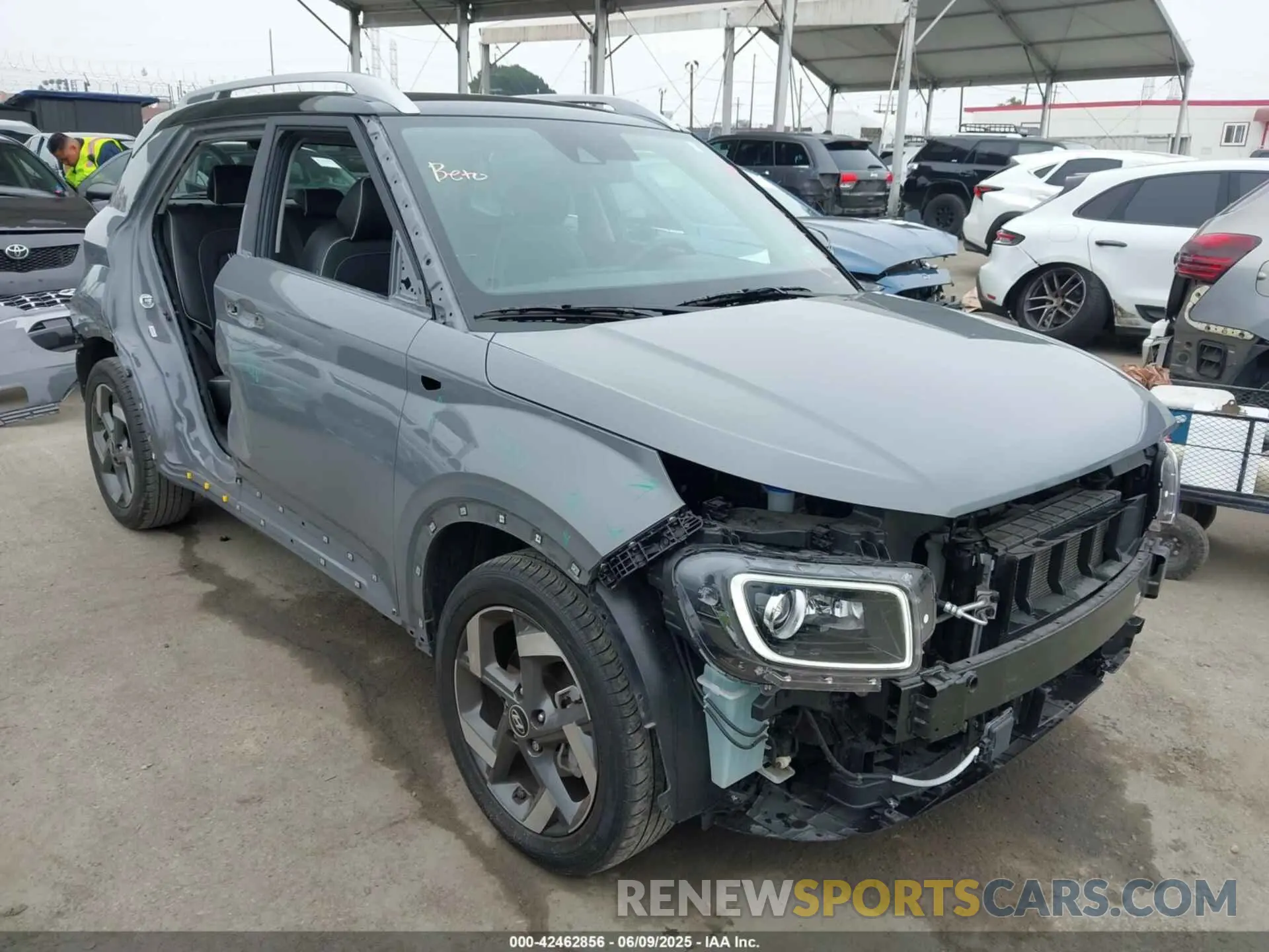 1 Photograph of a damaged car KMHRC8A34NU138304 HYUNDAI VENUE 2022