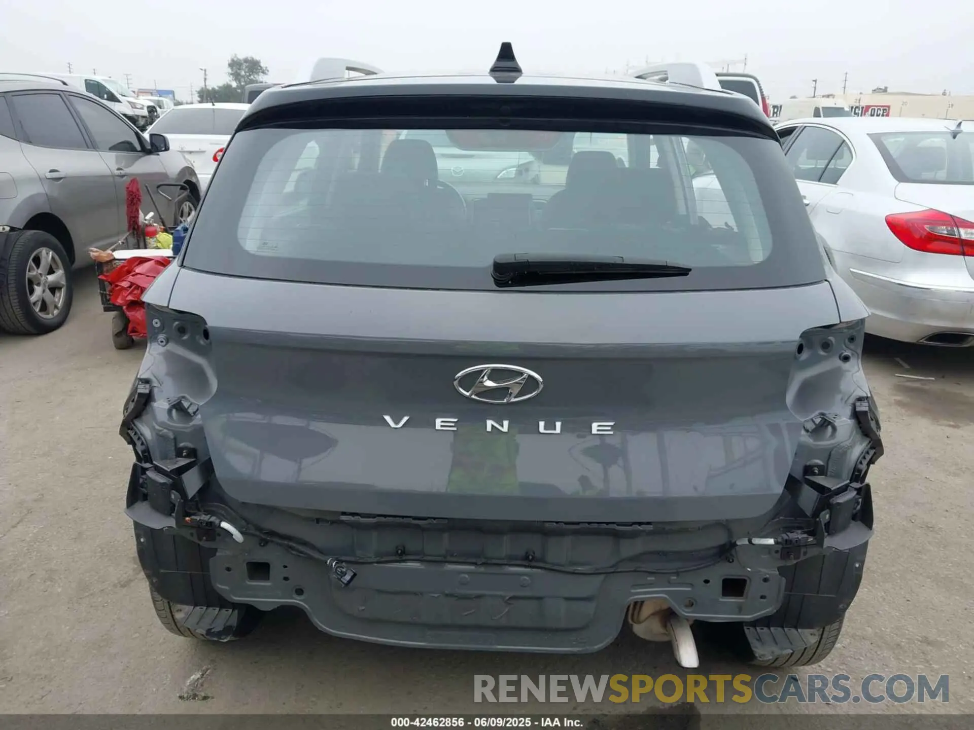 17 Photograph of a damaged car KMHRC8A34NU138304 HYUNDAI VENUE 2022