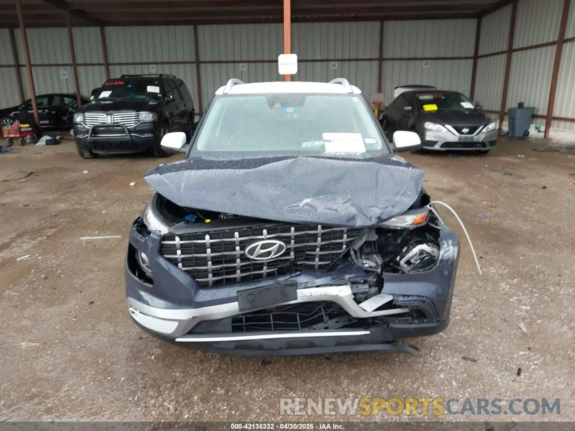 12 Photograph of a damaged car KMHRC8A39NU154191 HYUNDAI VENUE 2022
