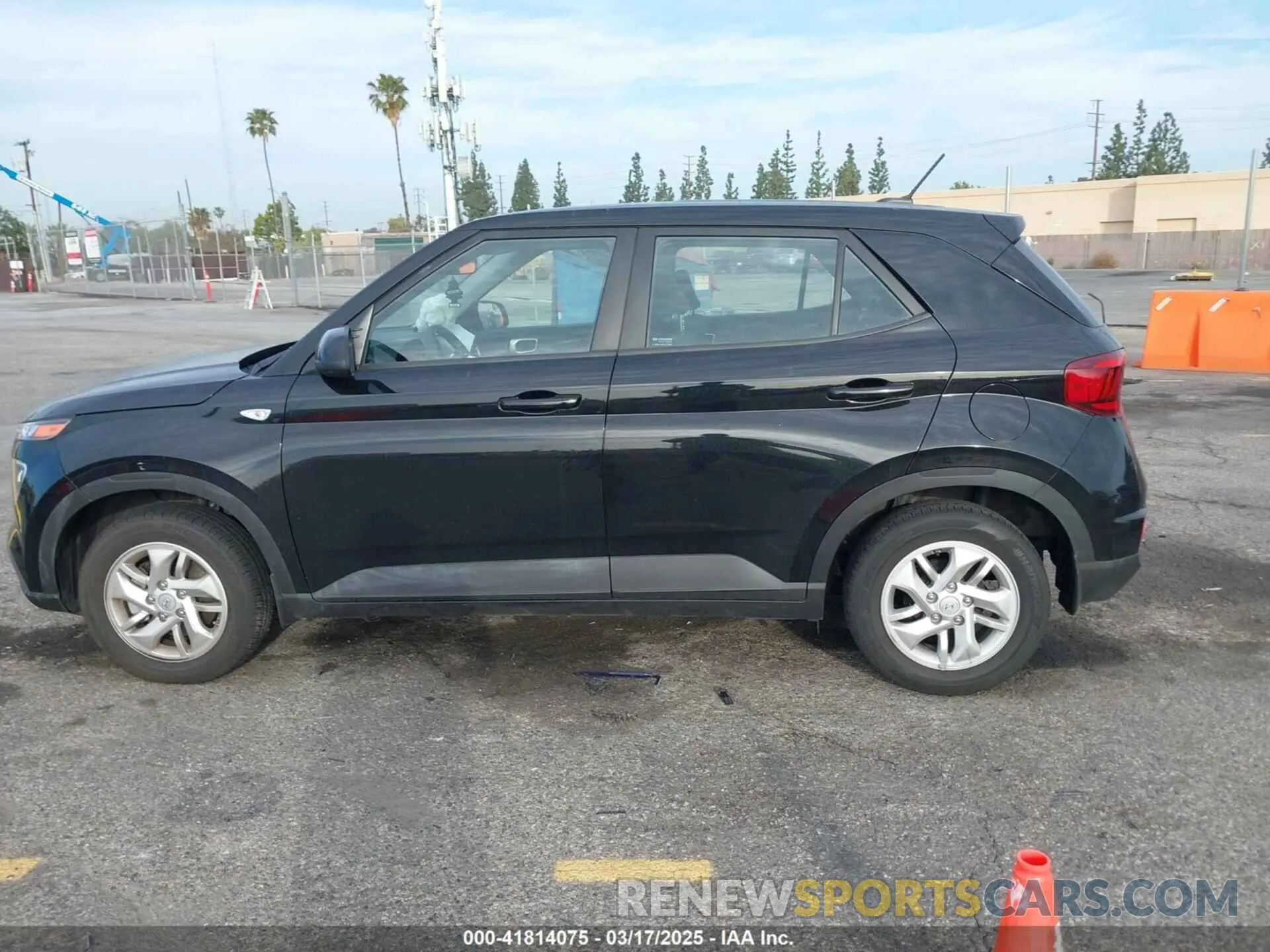 14 Photograph of a damaged car KMHRB8A37PU237978 HYUNDAI VENUE 2023