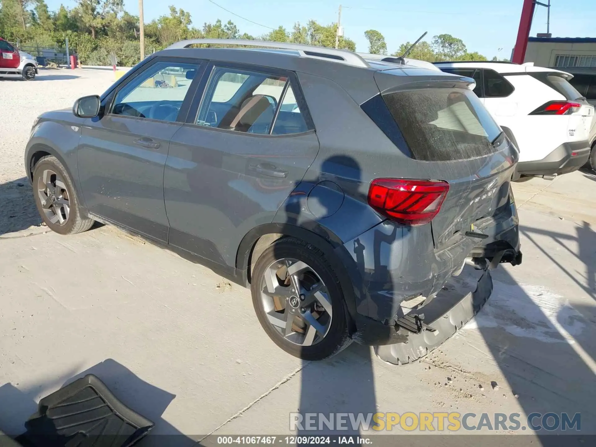 3 Photograph of a damaged car KMHRC8A36PU257989 HYUNDAI VENUE 2023