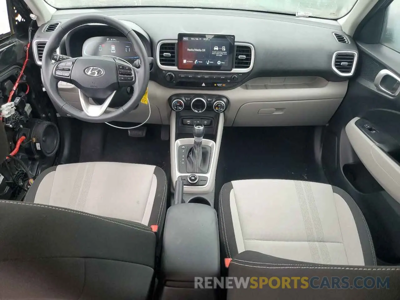 8 Фотография поврежденного автомобиля KMHRC8A36PU268930 HYUNDAI VENUE 2023