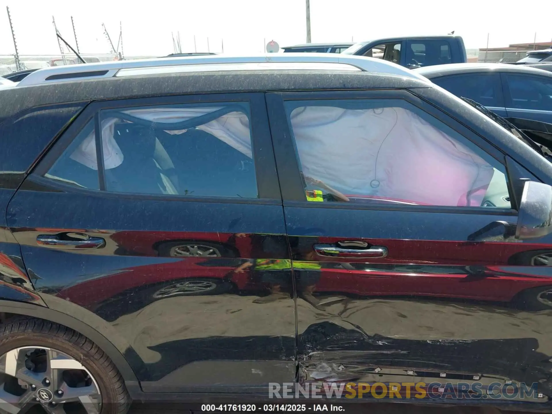 13 Фотография поврежденного автомобиля KMHRC8A37PU210079 HYUNDAI VENUE 2023