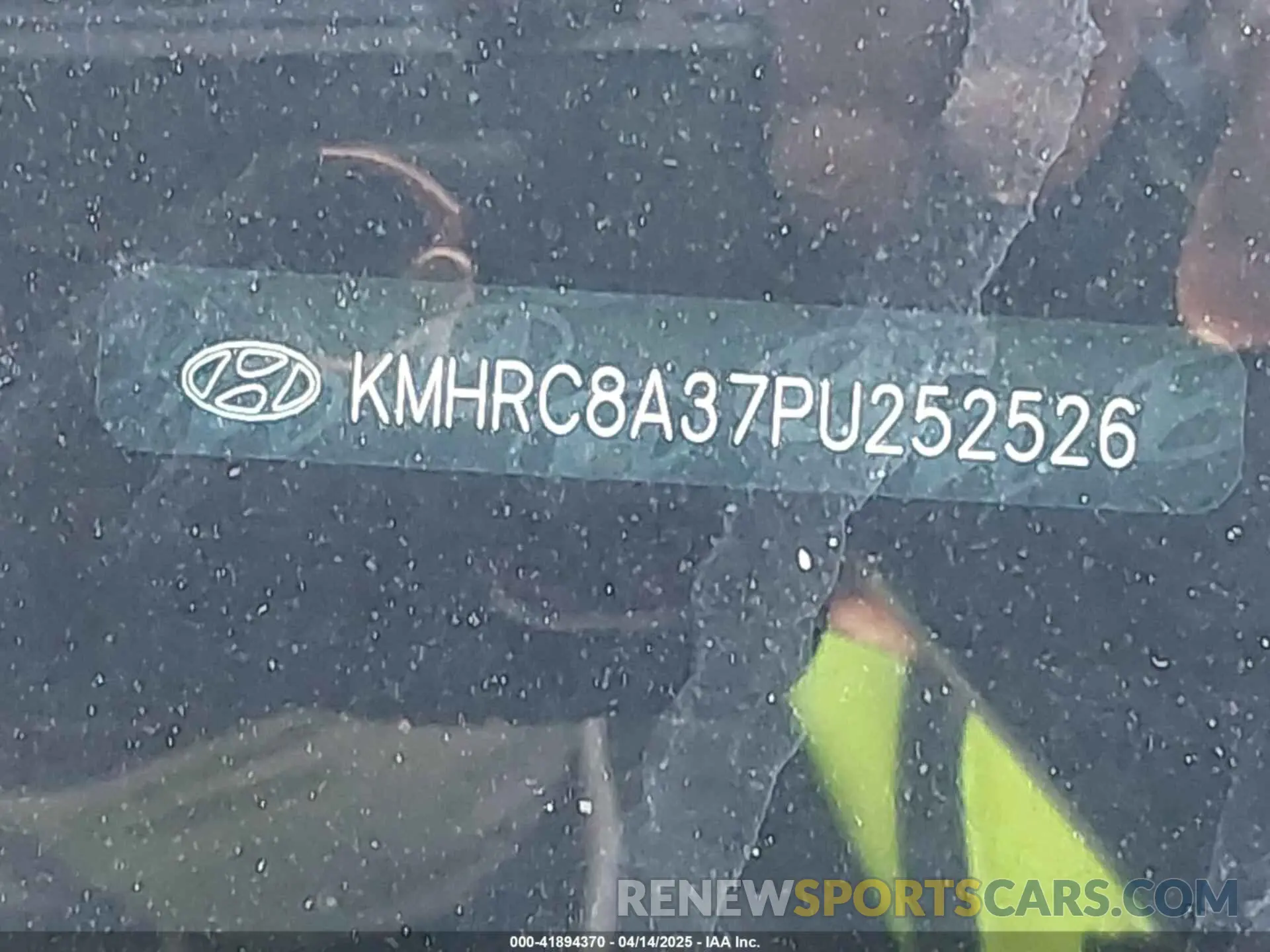17 Photograph of a damaged car KMHRC8A37PU252526 HYUNDAI VENUE 2023