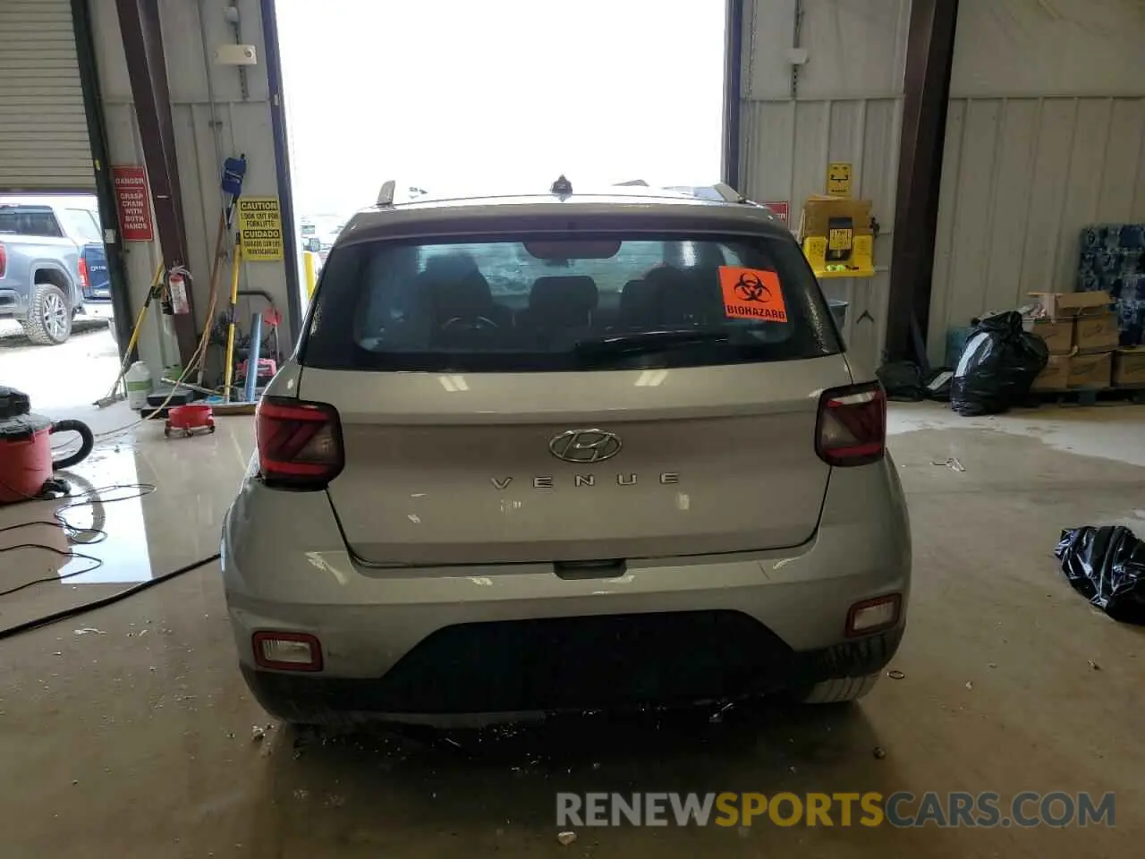 6 Фотография поврежденного автомобиля KMHRC8A38PU258982 HYUNDAI VENUE 2023
