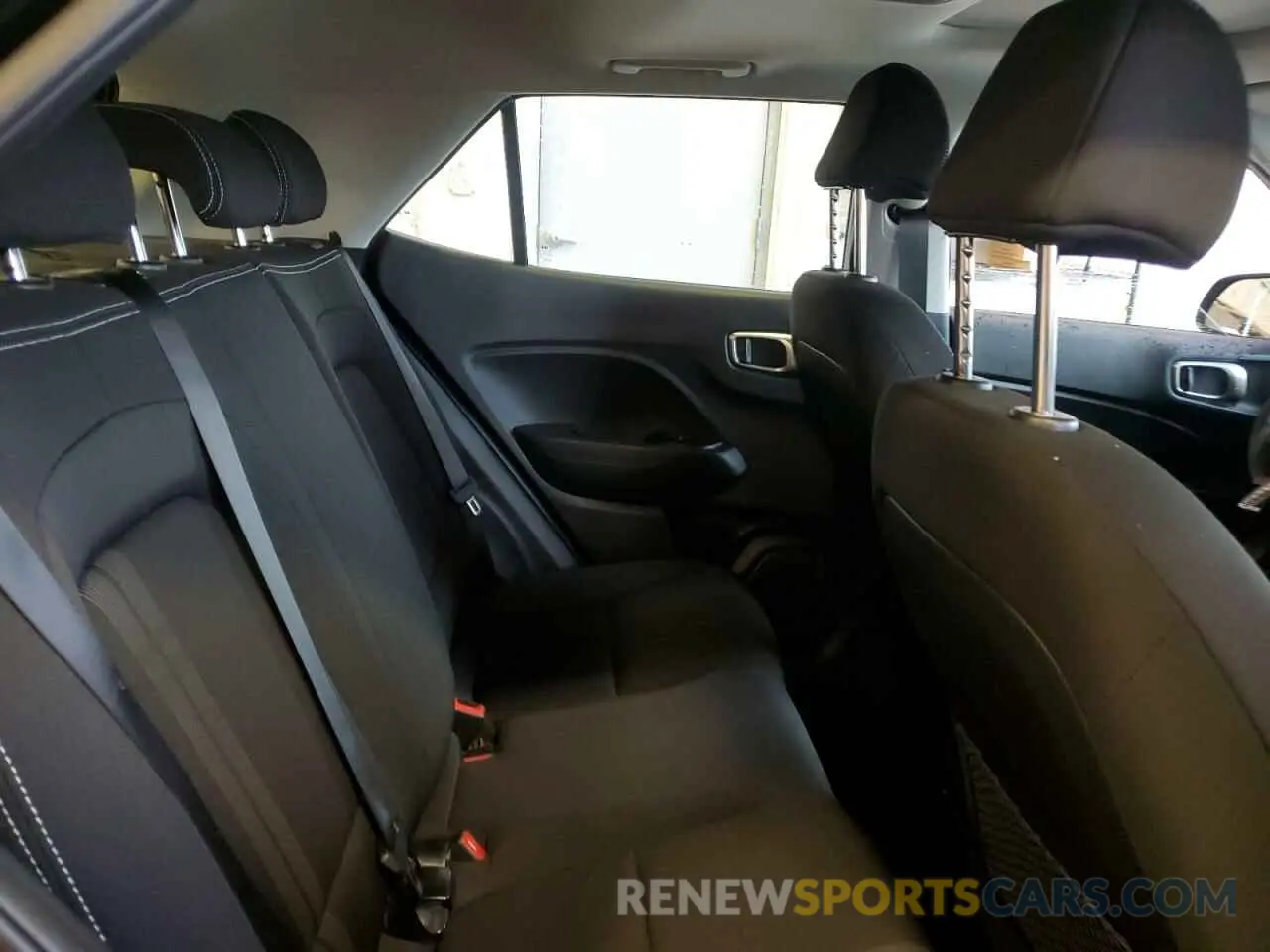 11 Фотография поврежденного автомобиля KMHRC8A30RU320524 HYUNDAI VENUE 2024