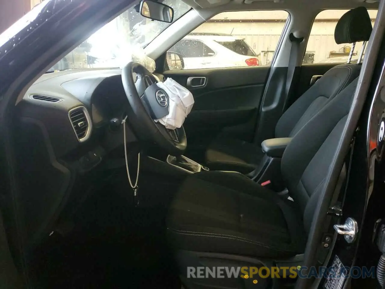 7 Фотография поврежденного автомобиля KMHRC8A30RU320524 HYUNDAI VENUE 2024