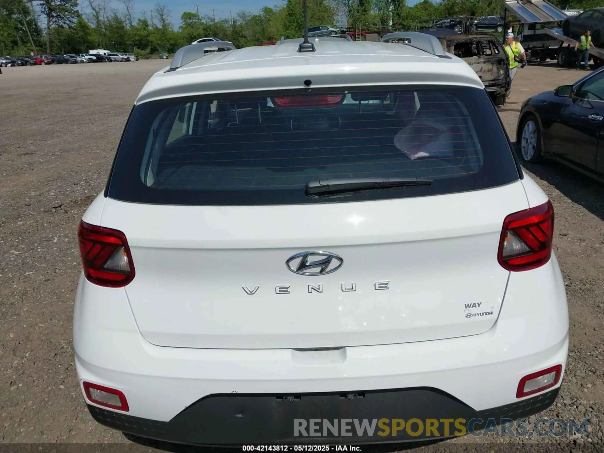 16 Photograph of a damaged car KMHRC8A31RU285783 HYUNDAI VENUE 2024
