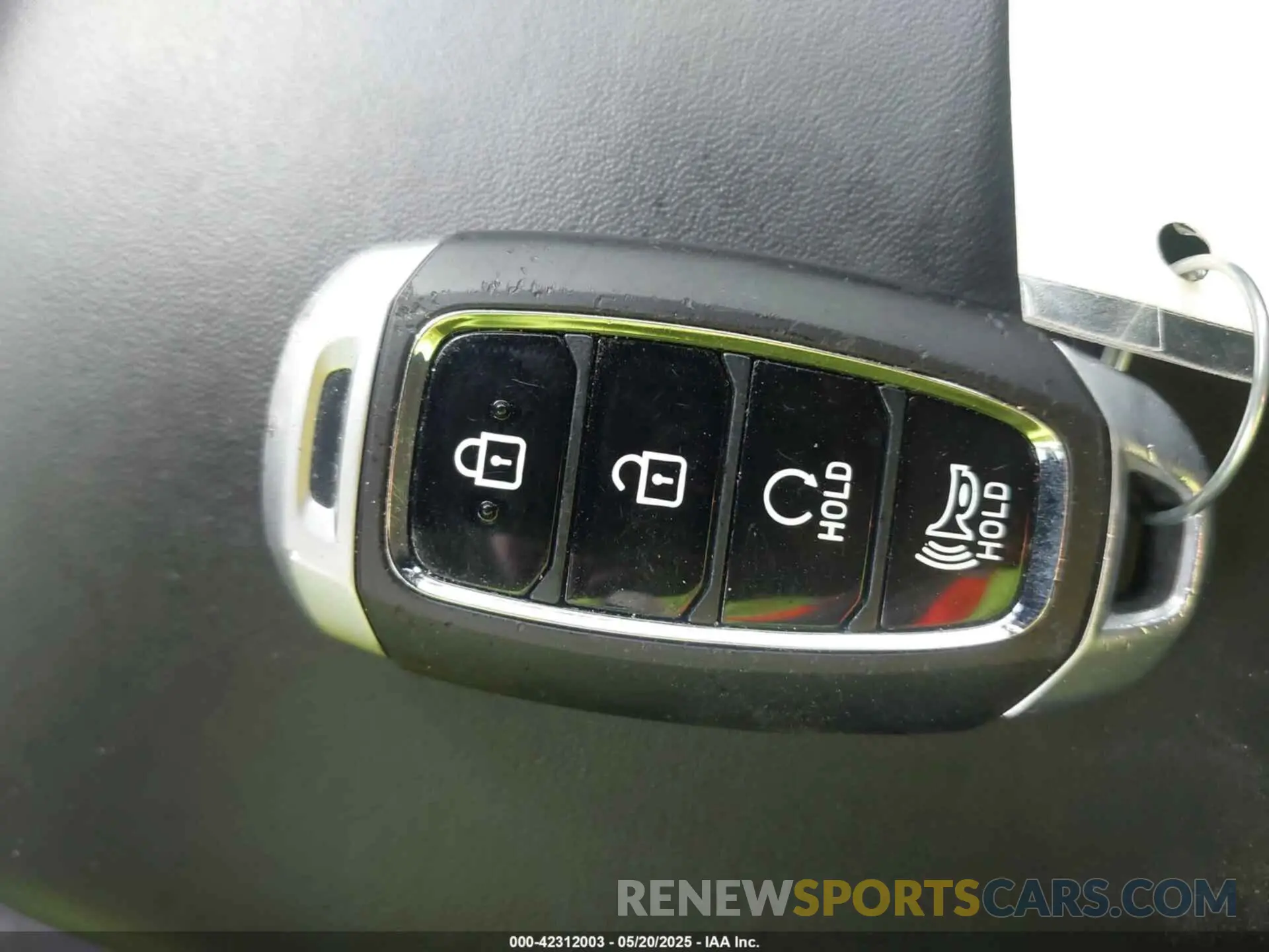 11 Фотография поврежденного автомобиля KMHRC8A32RU338023 HYUNDAI VENUE 2024