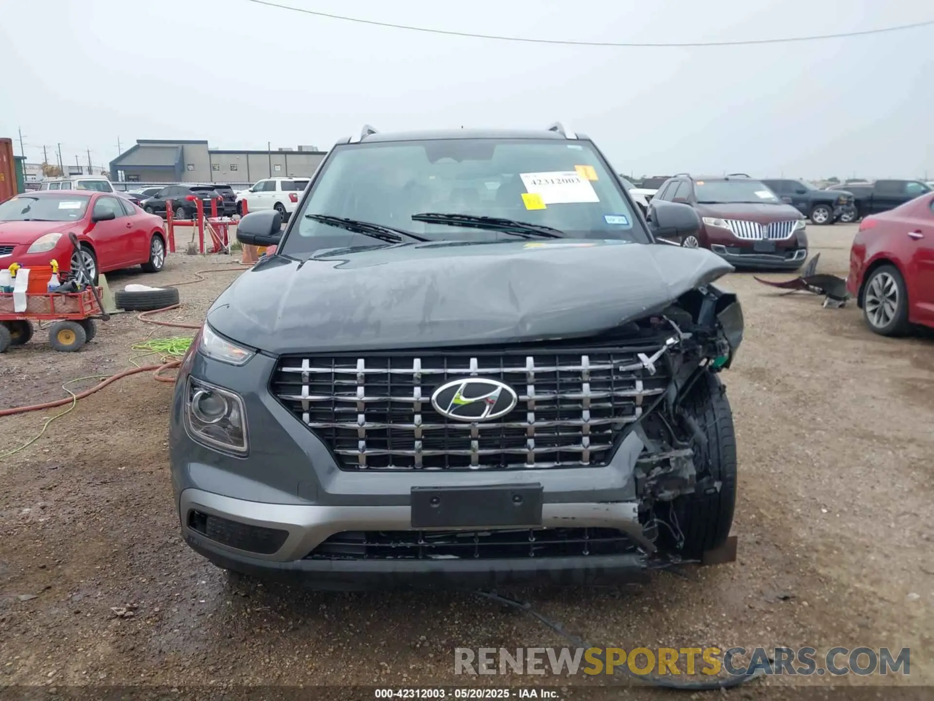 12 Фотография поврежденного автомобиля KMHRC8A32RU338023 HYUNDAI VENUE 2024