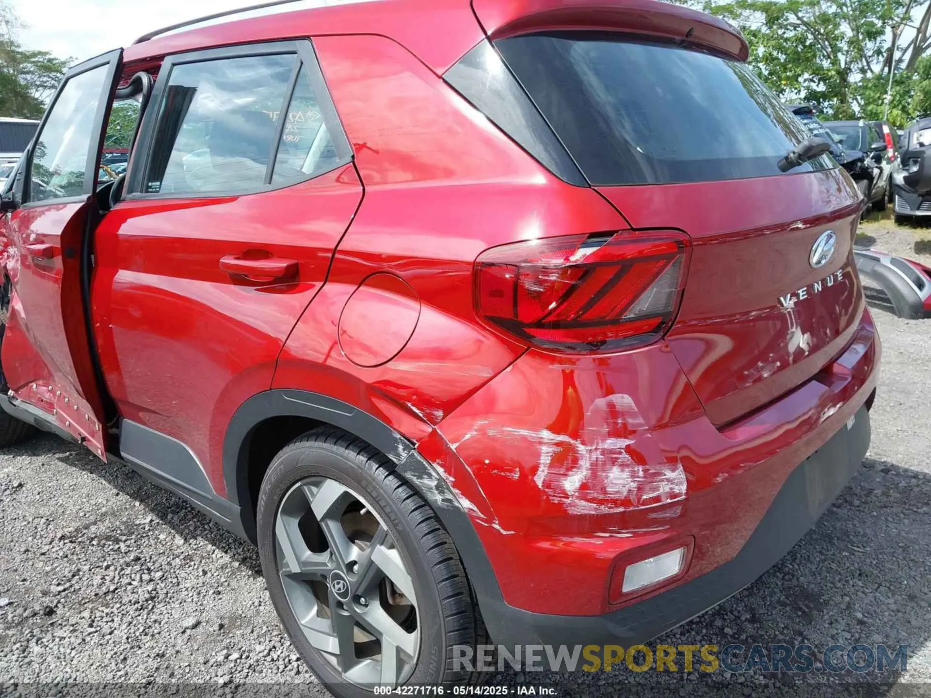 18 Фотография поврежденного автомобиля KMHRC8A33RU279970 HYUNDAI VENUE 2024