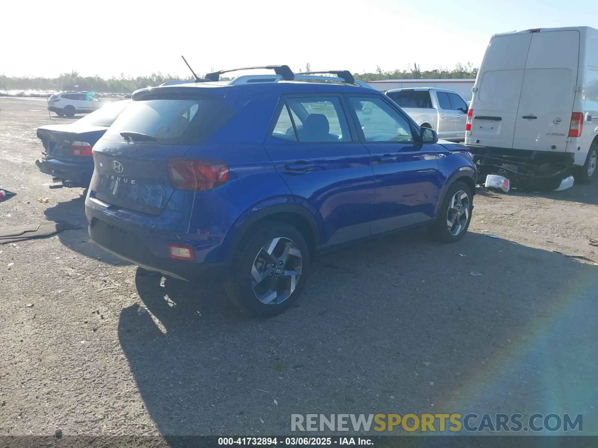4 Фотография поврежденного автомобиля KMHRC8A33RU285025 HYUNDAI VENUE 2024