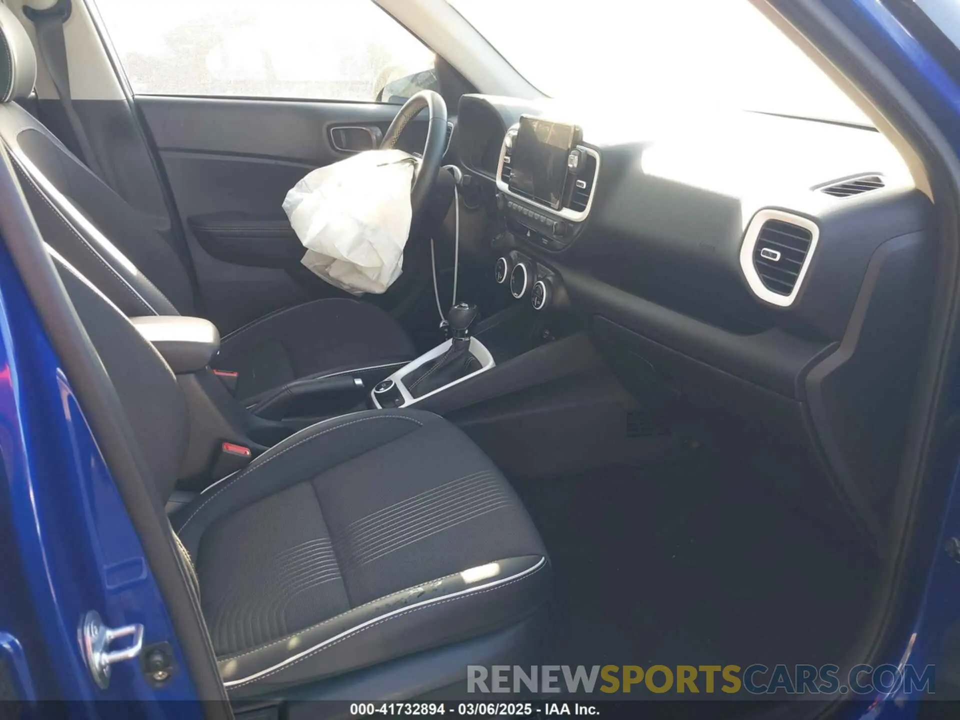 5 Фотография поврежденного автомобиля KMHRC8A33RU285025 HYUNDAI VENUE 2024