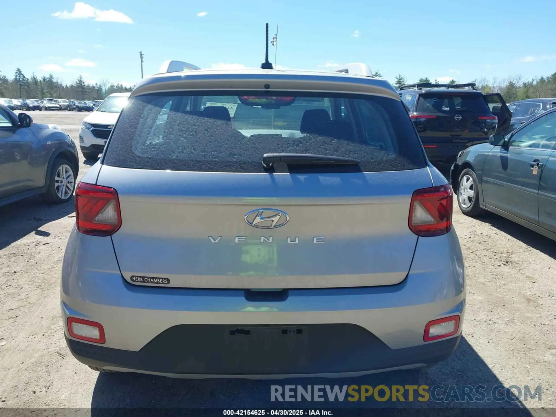 16 Фотография поврежденного автомобиля KMHRC8A33RU326558 HYUNDAI VENUE 2024