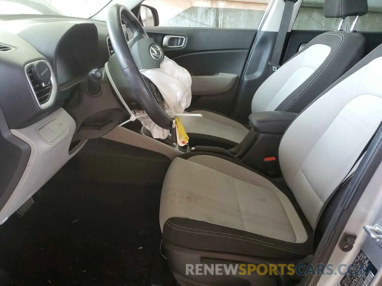 7 Photograph of a damaged car KMHRC8A35RU285446 HYUNDAI VENUE 2024