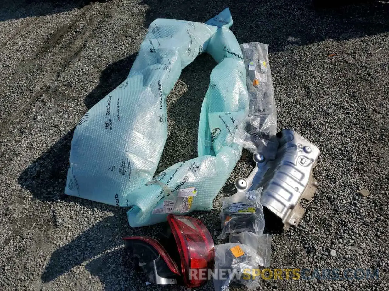 12 Photograph of a damaged car KMHRC8A36RU332337 HYUNDAI VENUE 2024