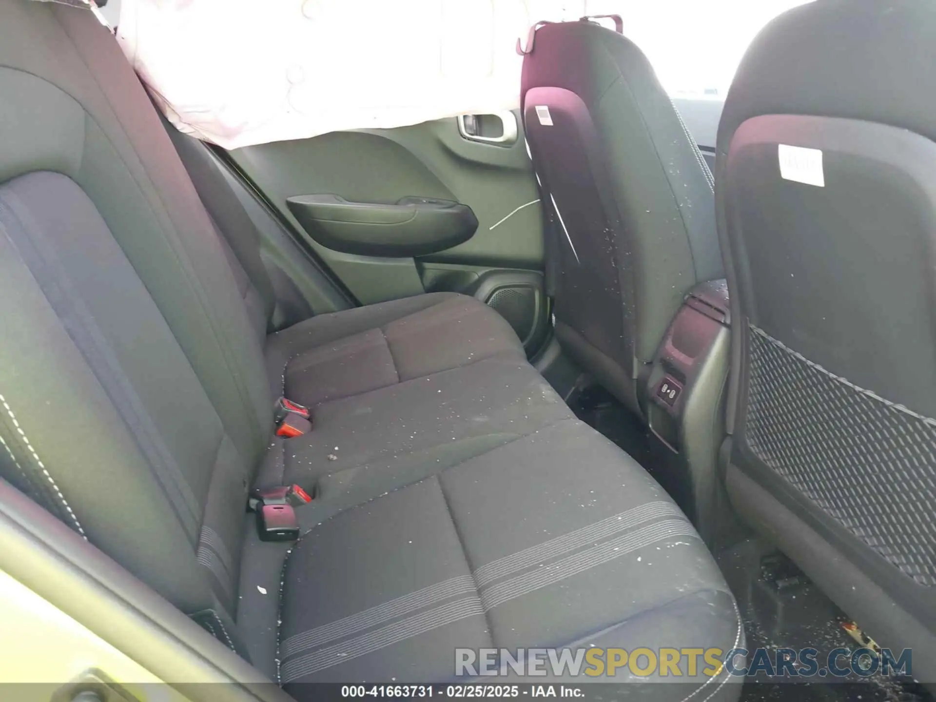 8 Фотография поврежденного автомобиля KMHRC8A38RU306550 HYUNDAI VENUE 2024