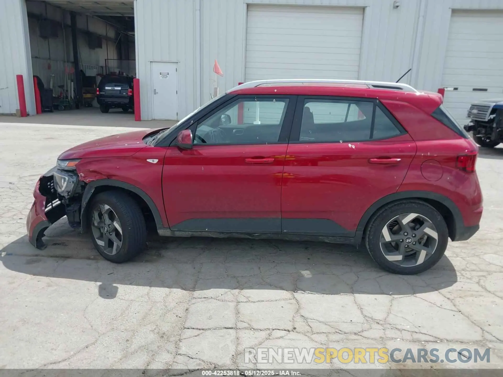 14 Фотография поврежденного автомобиля KMHRC8A39RU304712 HYUNDAI VENUE 2024