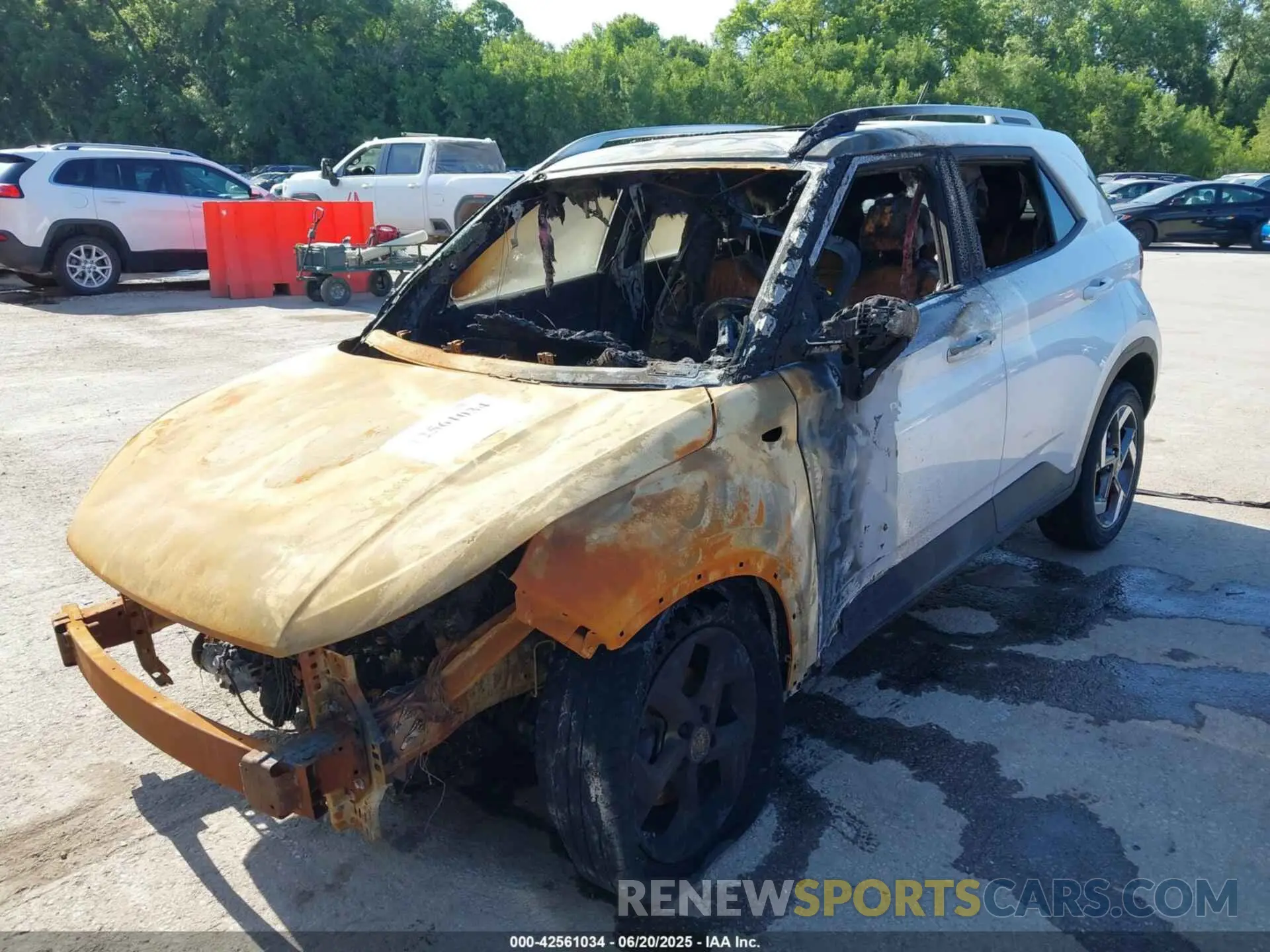 2 Photograph of a damaged car KMHRC8A31SU354977 HYUNDAI VENUE 2025