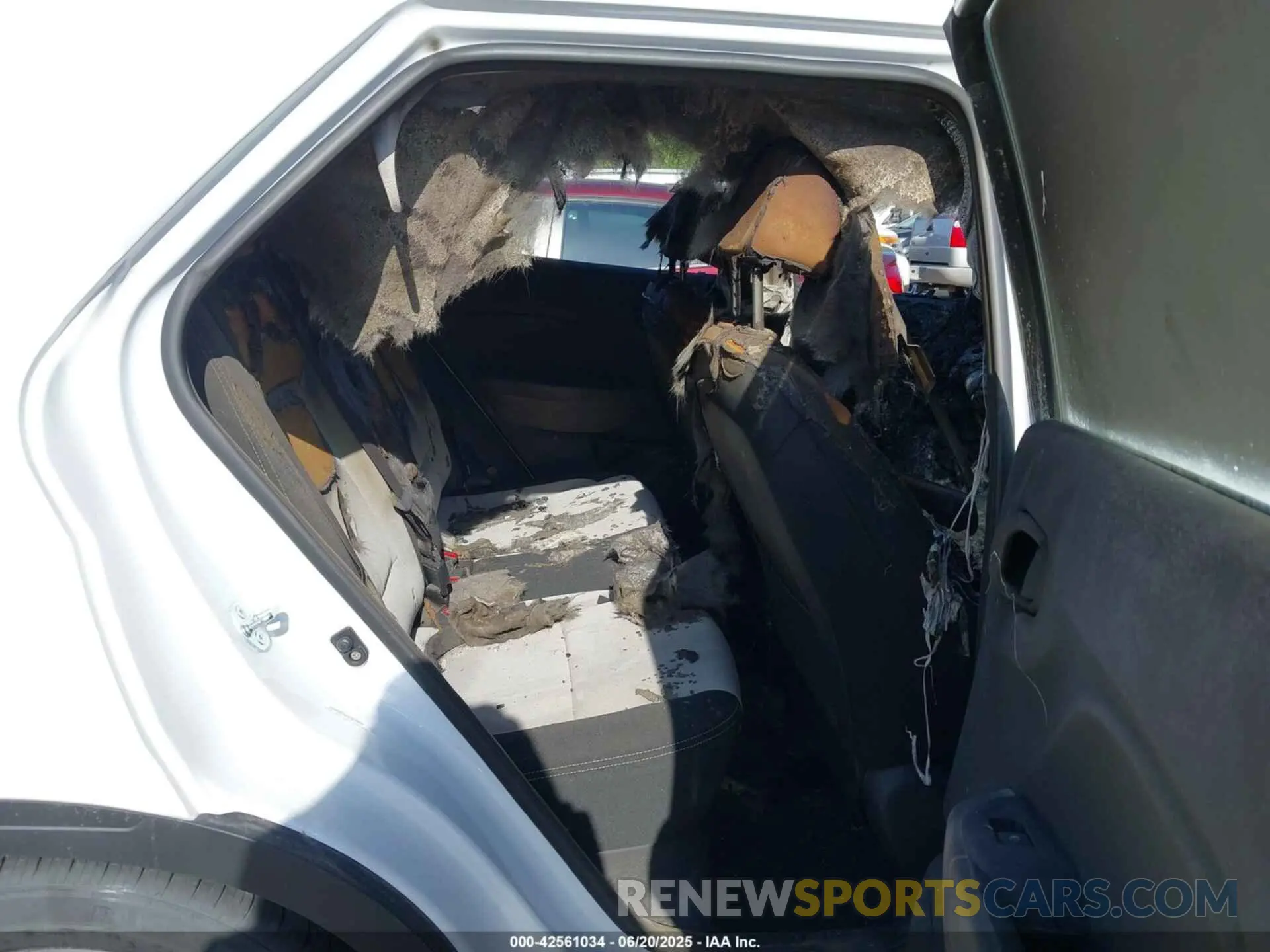 8 Photograph of a damaged car KMHRC8A31SU354977 HYUNDAI VENUE 2025