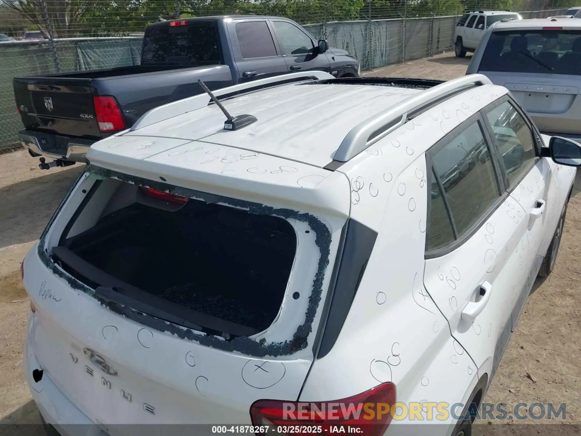 6 Фотография поврежденного автомобиля KMHRC8A39SU353866 HYUNDAI VENUE 2025