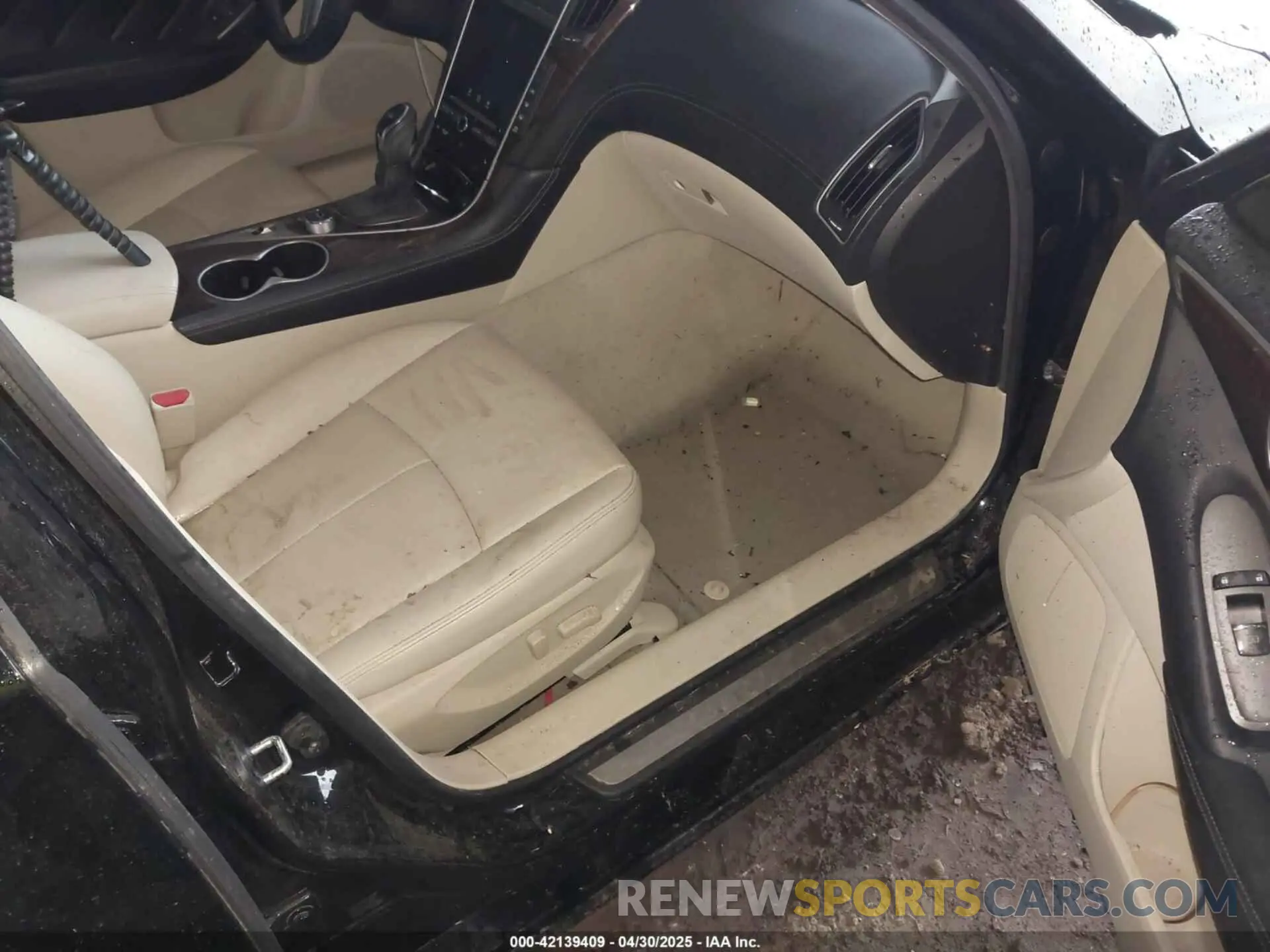 5 Photograph of a damaged car JN1EV7AP0KM511024 INFINITI Q50 2019