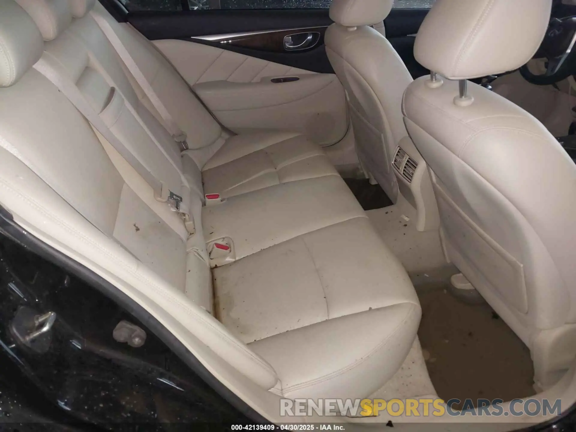 8 Photograph of a damaged car JN1EV7AP0KM511024 INFINITI Q50 2019