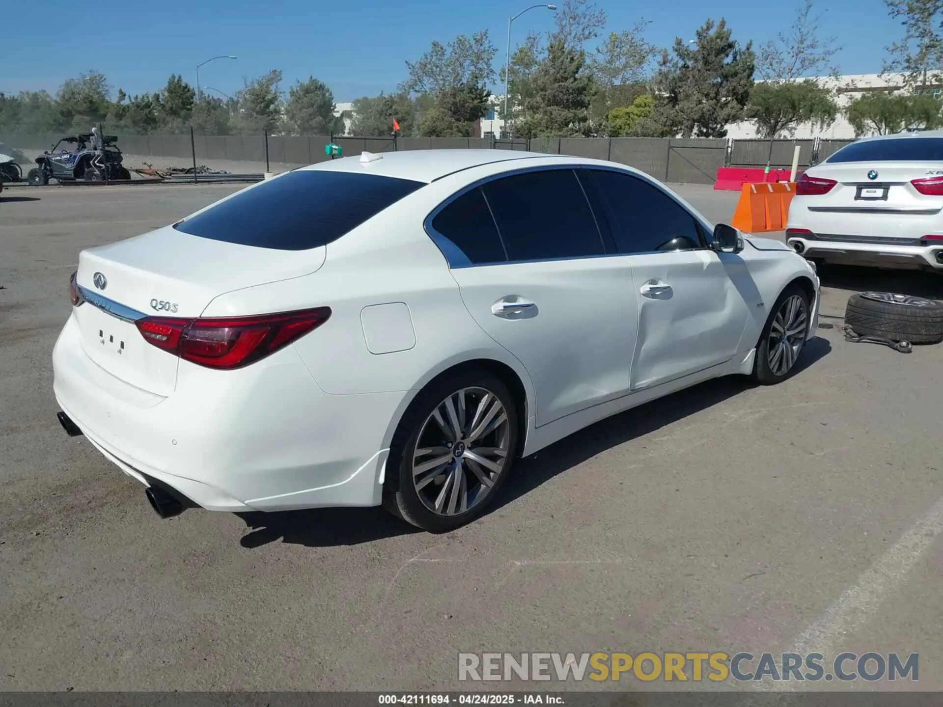 4 Photograph of a damaged car JN1EV7AP0KM543522 INFINITI Q50 2019