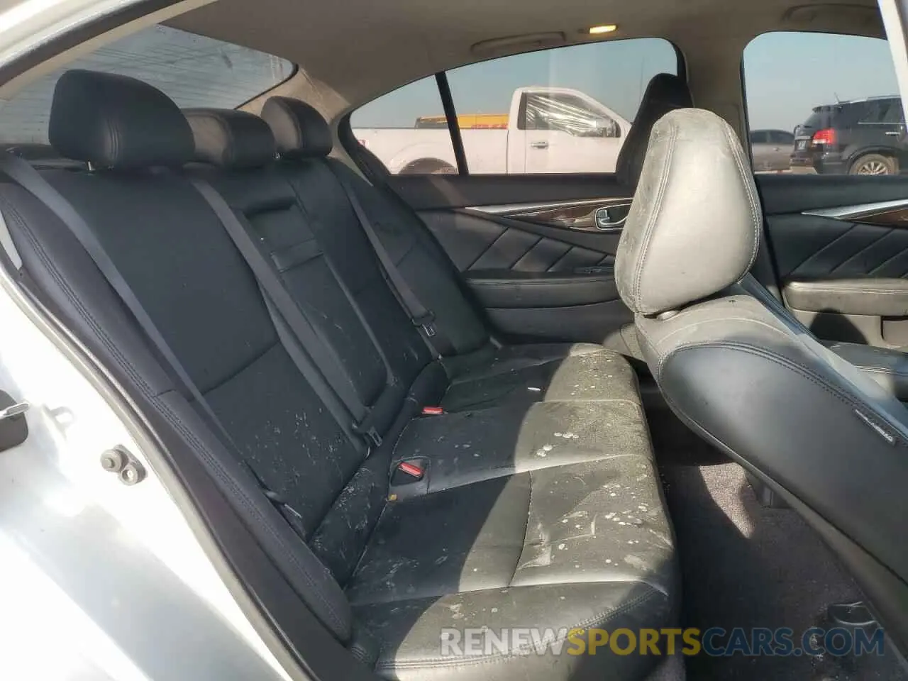 10 Photograph of a damaged car JN1EV7AP2KM512398 INFINITI Q50 2019