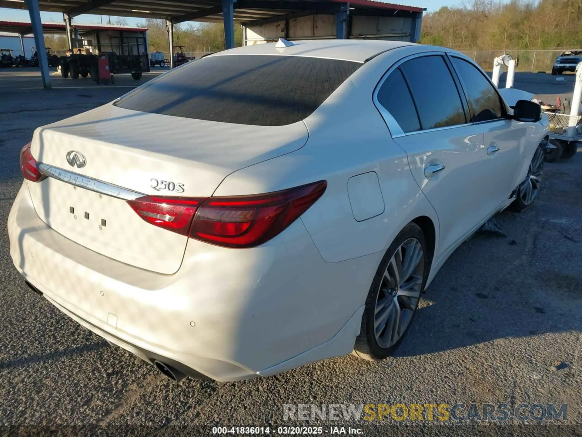 4 Photograph of a damaged car JN1EV7AP2KM519447 INFINITI Q50 2019