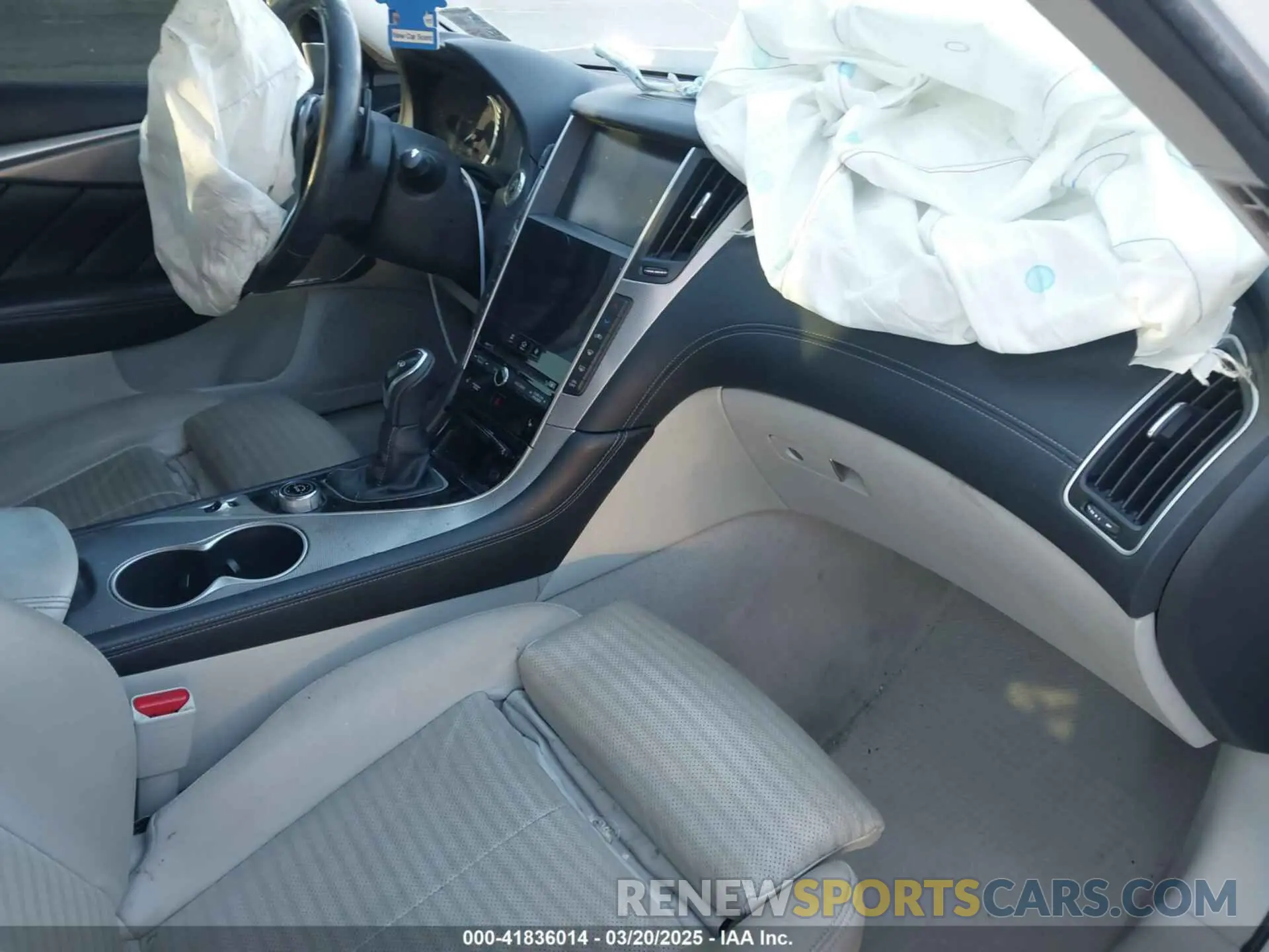 5 Photograph of a damaged car JN1EV7AP2KM519447 INFINITI Q50 2019