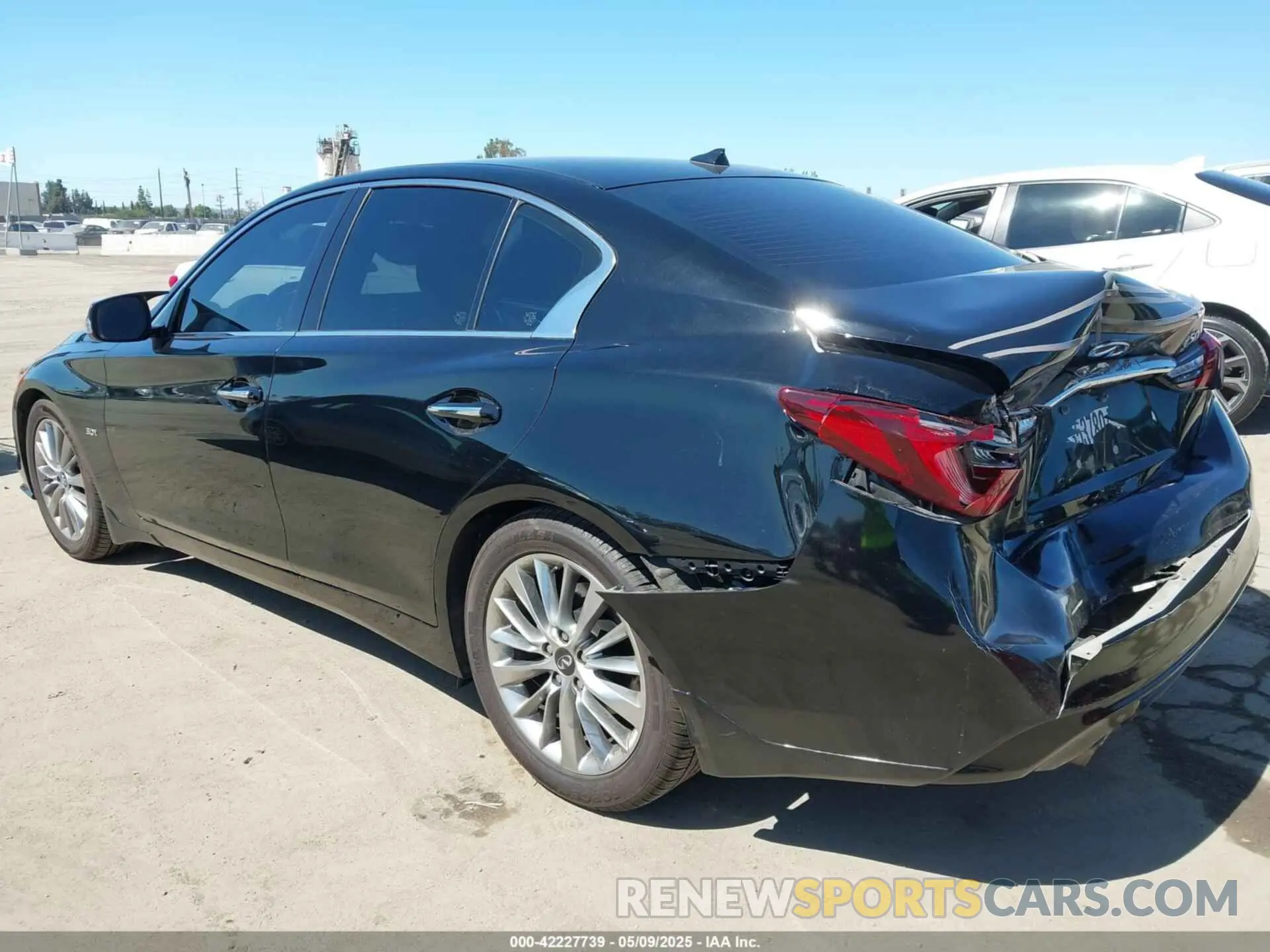 3 Photograph of a damaged car JN1EV7AP2KM542985 INFINITI Q50 2019