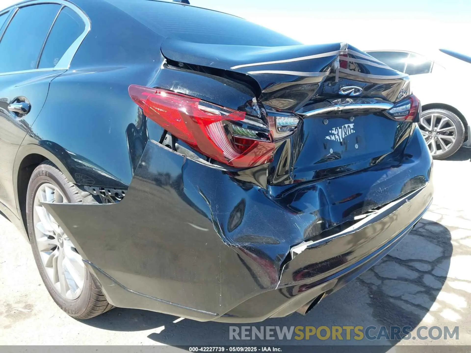 6 Photograph of a damaged car JN1EV7AP2KM542985 INFINITI Q50 2019