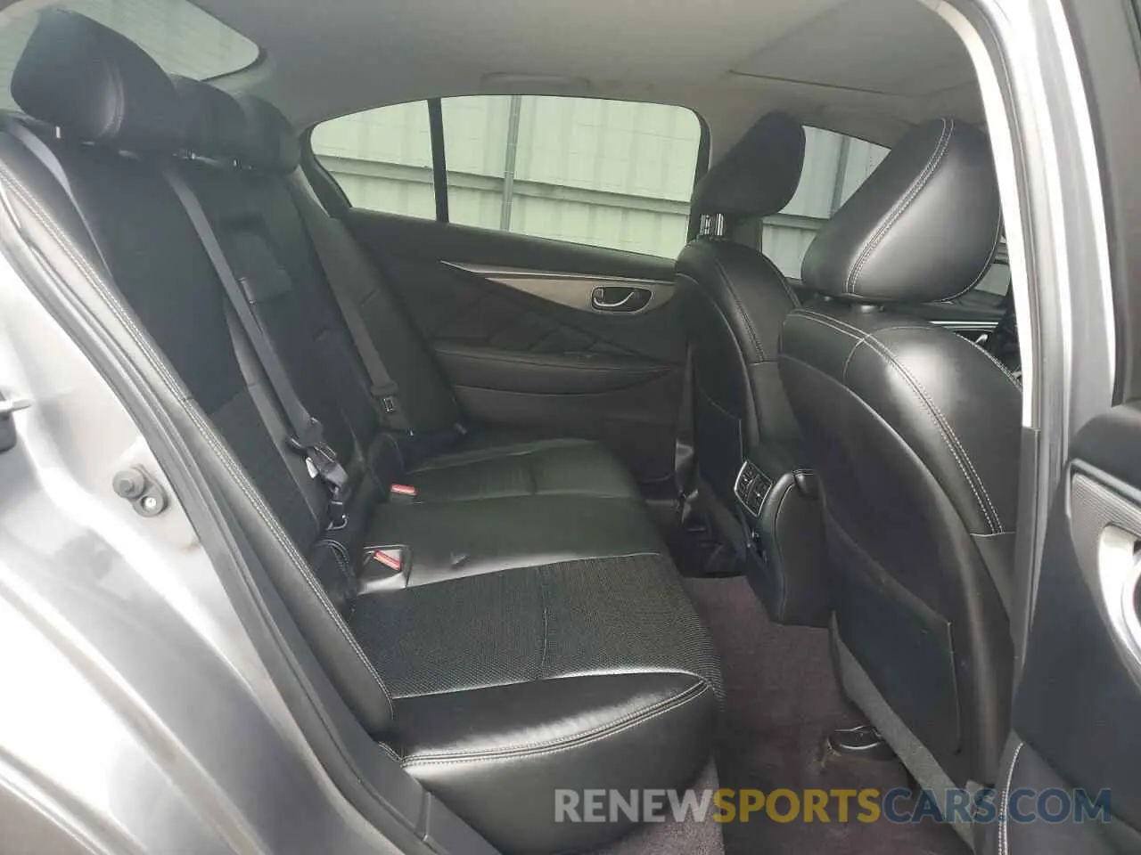 10 Photograph of a damaged car JN1EV7AP4KM510586 INFINITI Q50 2019