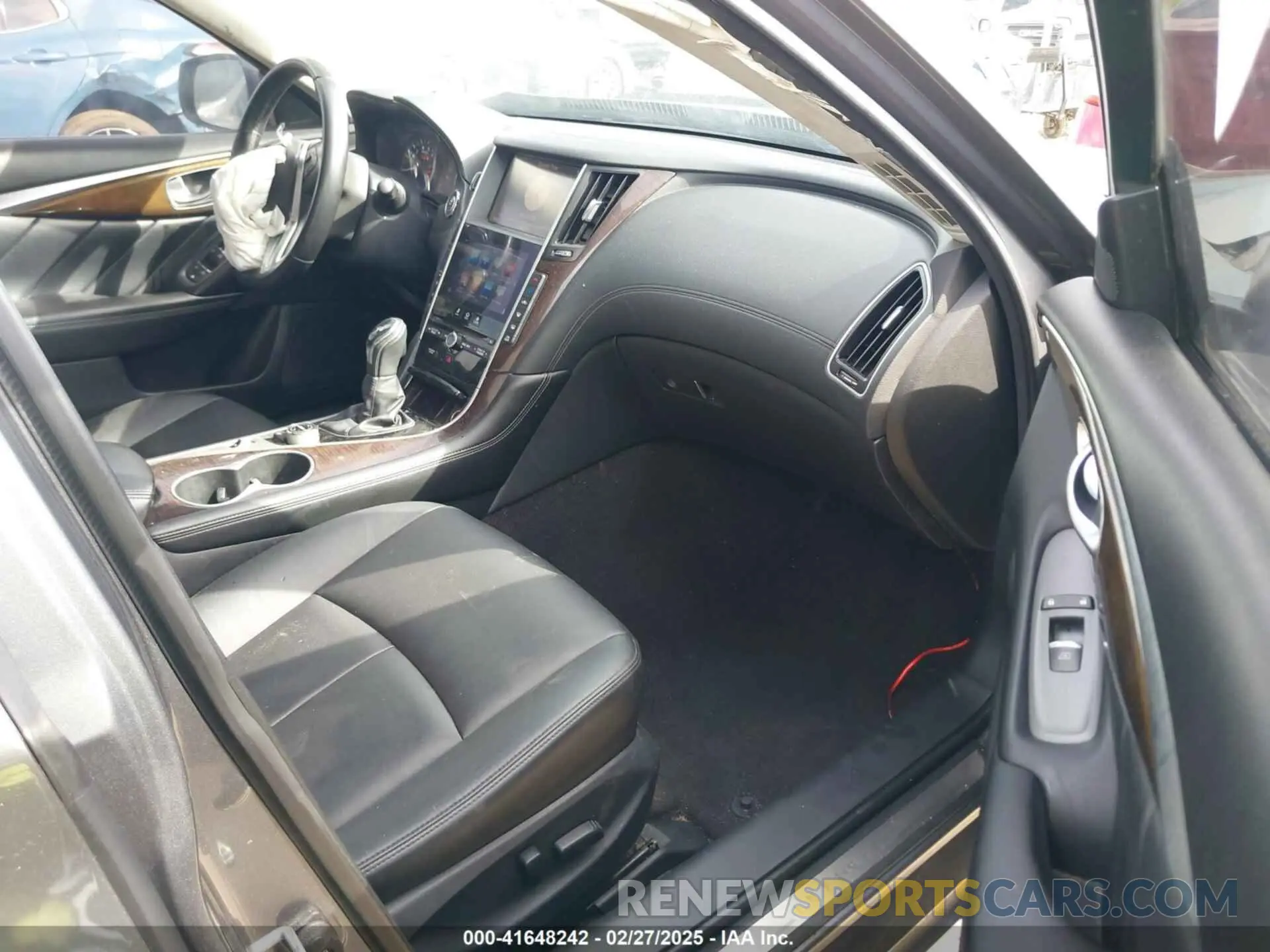 5 Photograph of a damaged car JN1EV7AP4KM517649 INFINITI Q50 2019