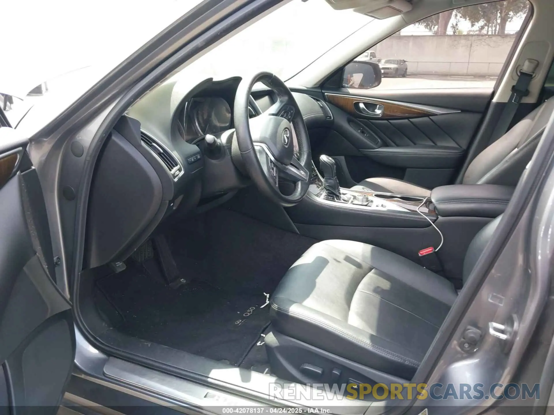 18 Фотография поврежденного автомобиля JN1EV7AP5KM519569 INFINITI Q50 2019