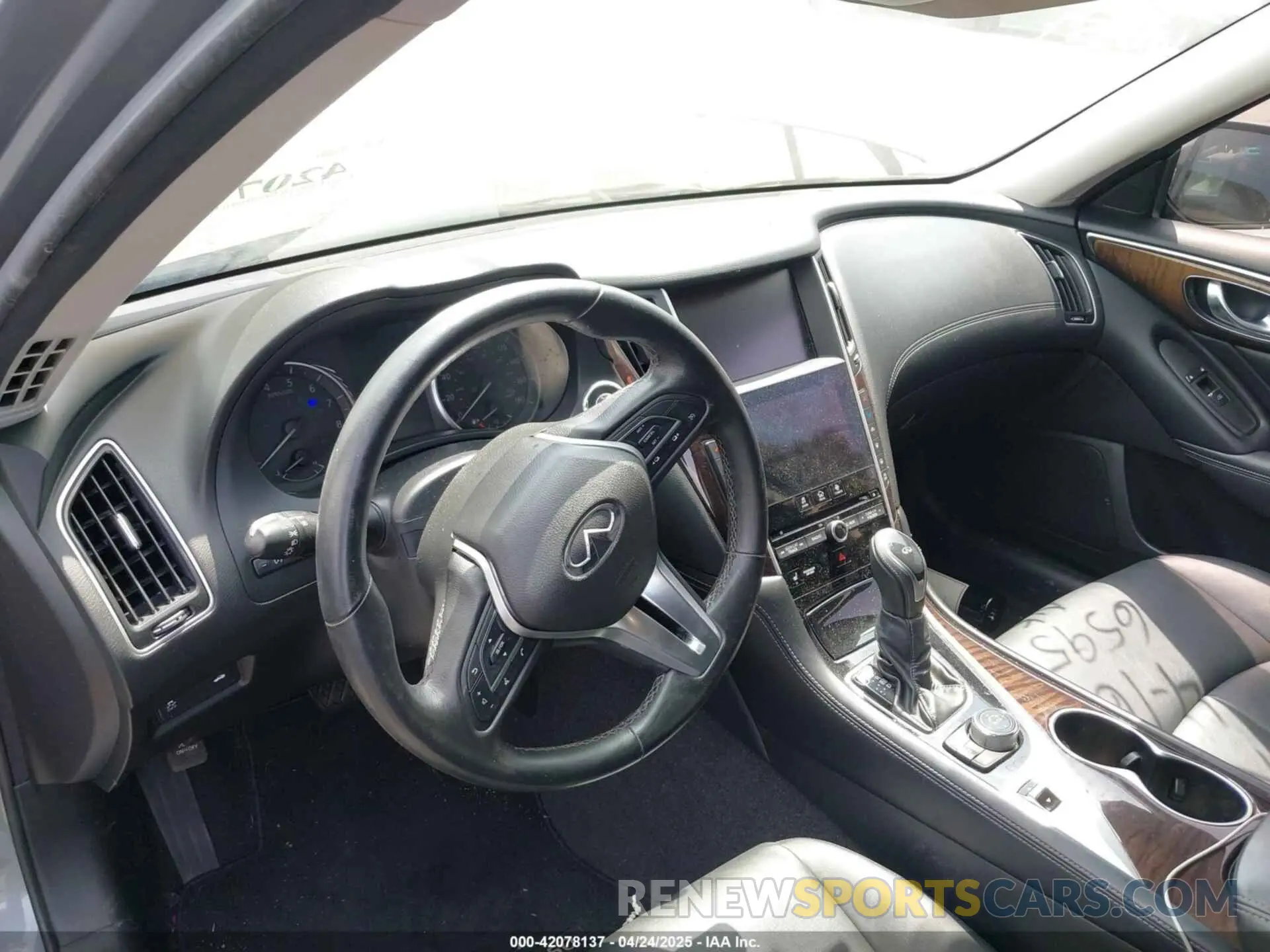 20 Фотография поврежденного автомобиля JN1EV7AP5KM519569 INFINITI Q50 2019