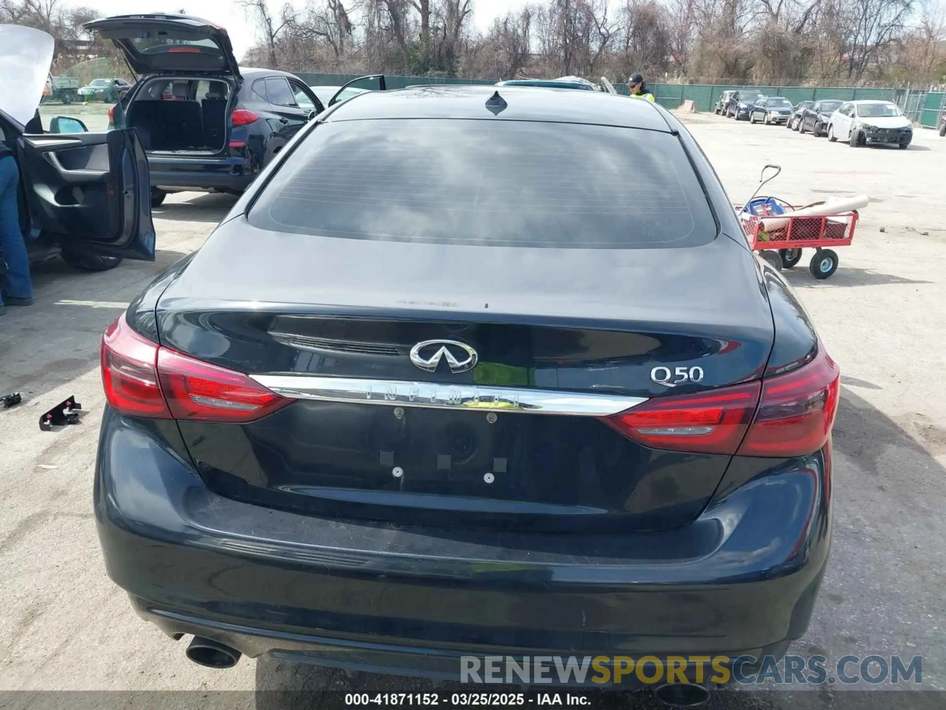 15 Photograph of a damaged car JN1EV7AP6KM513361 INFINITI Q50 2019