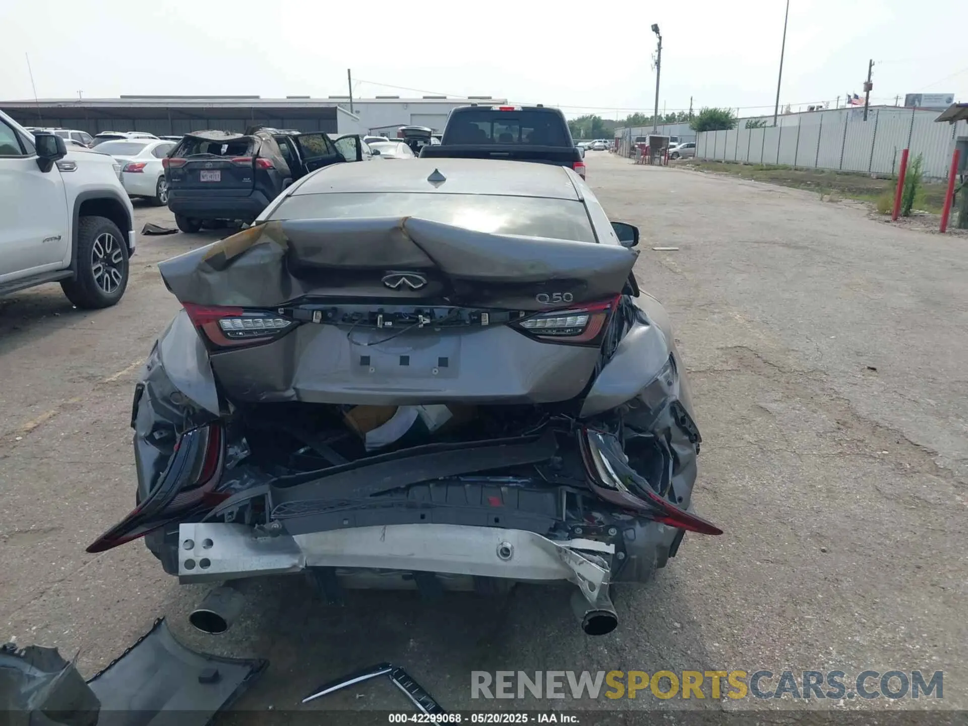 17 Photograph of a damaged car JN1EV7AP6KM518141 INFINITI Q50 2019