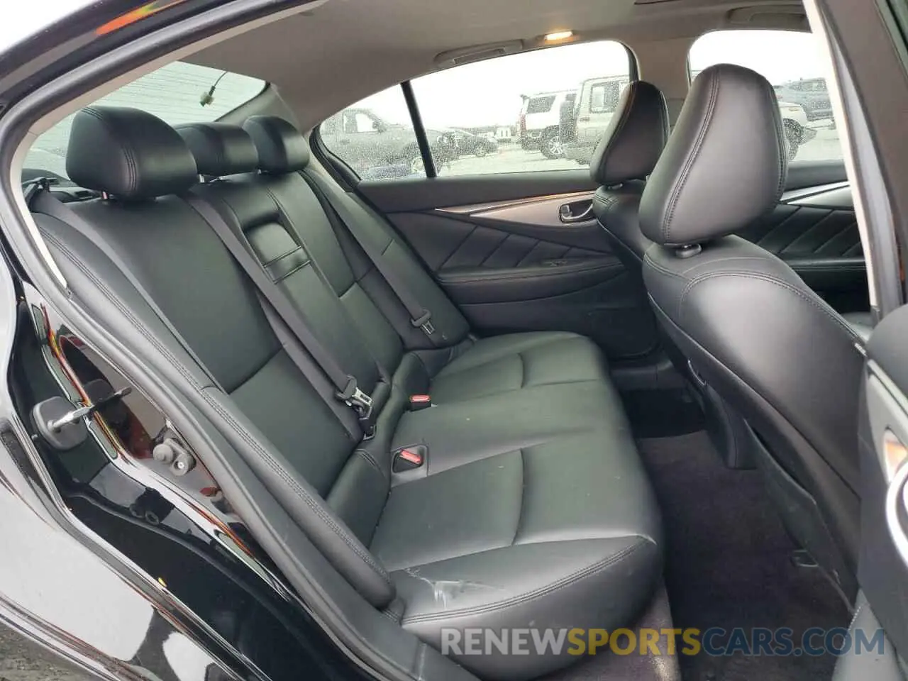 10 Photograph of a damaged car JN1EV7AP7KM540584 INFINITI Q50 2019
