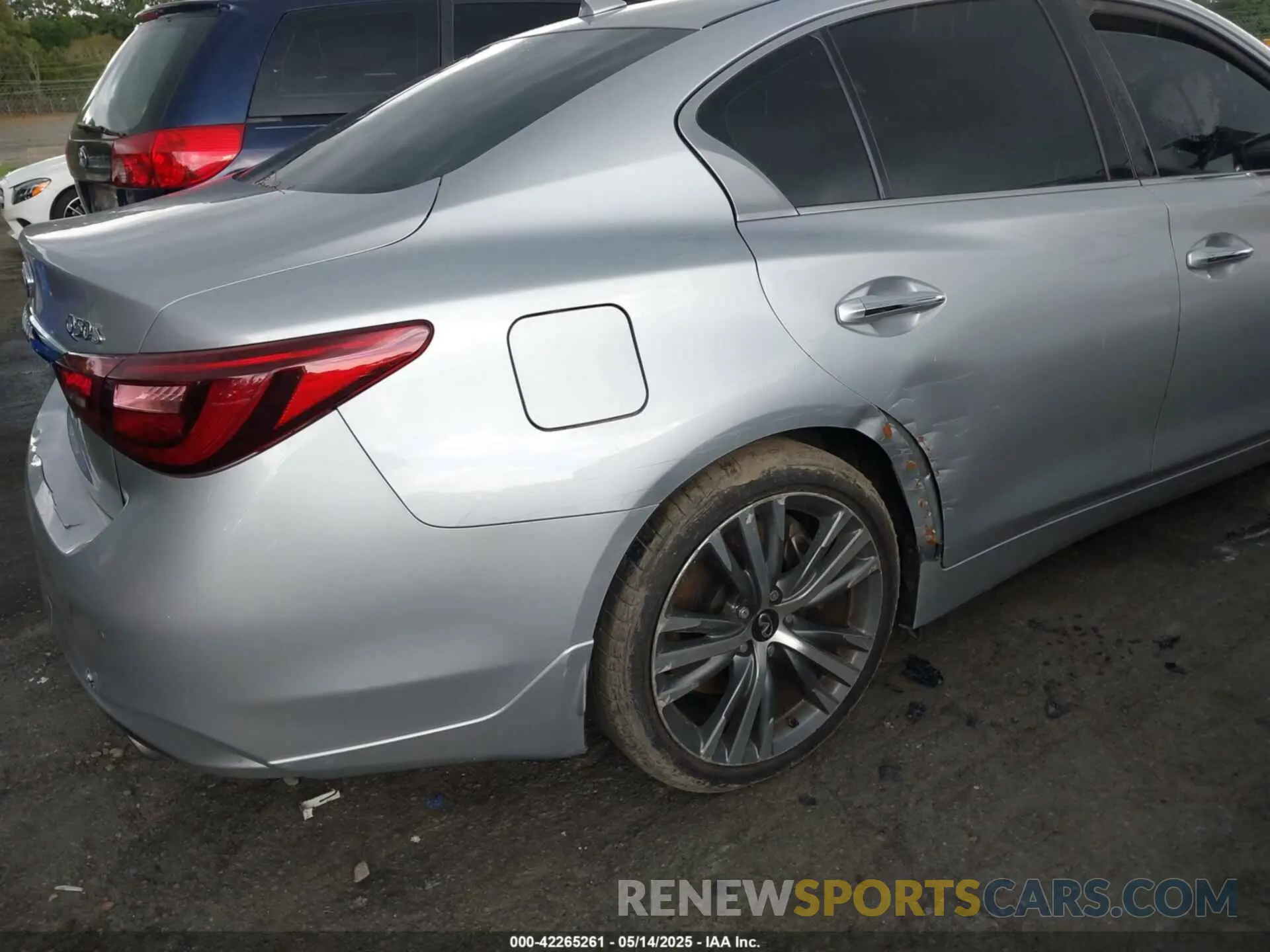 6 Photograph of a damaged car JN1EV7AP7KM542710 INFINITI Q50 2019