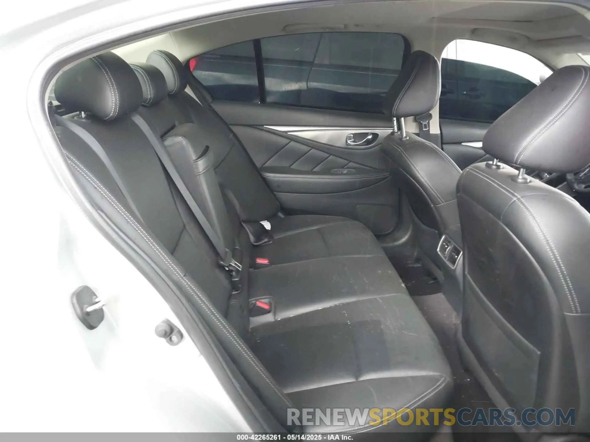 8 Photograph of a damaged car JN1EV7AP7KM542710 INFINITI Q50 2019