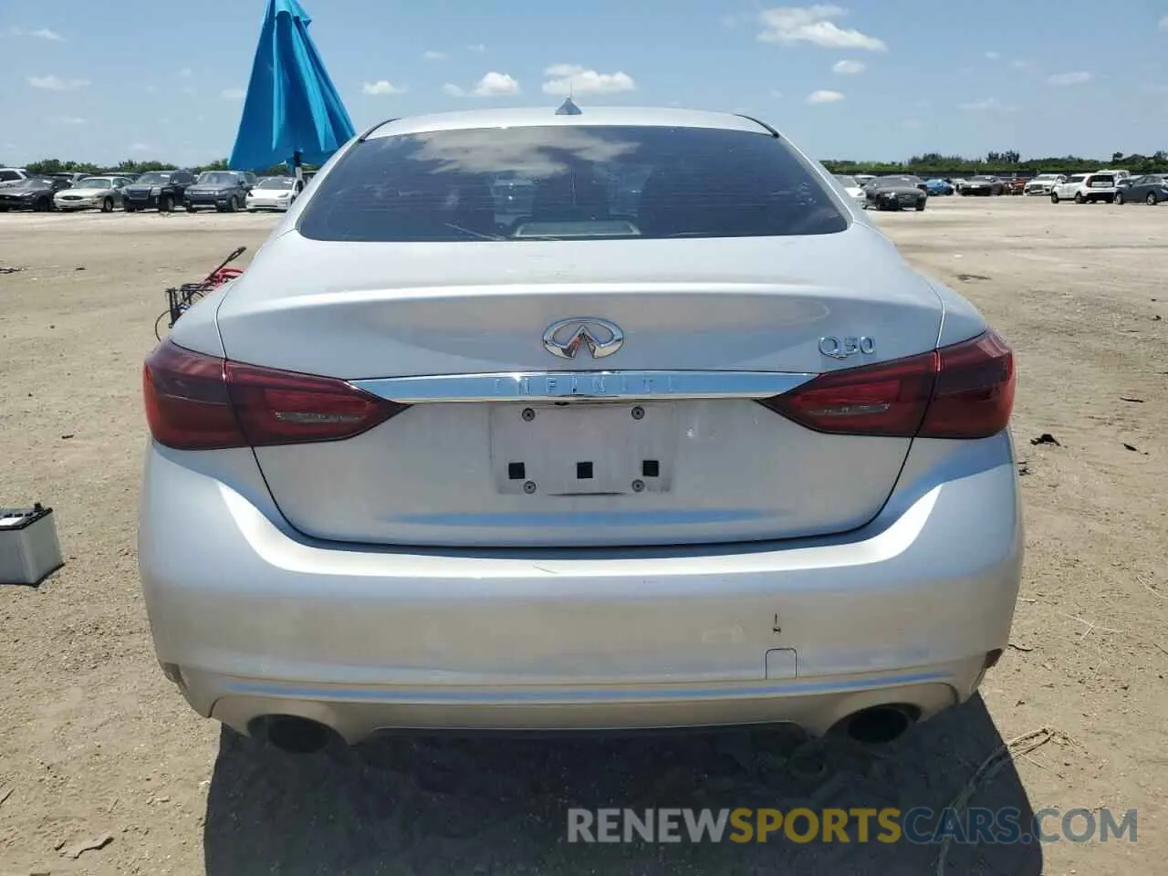 6 Photograph of a damaged car JN1EV7AP9KM519722 INFINITI Q50 2019